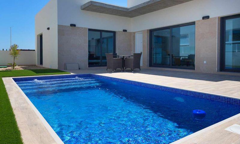 For sale of villa in Daya Nueva