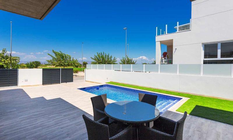 For sale of villa in Daya Nueva