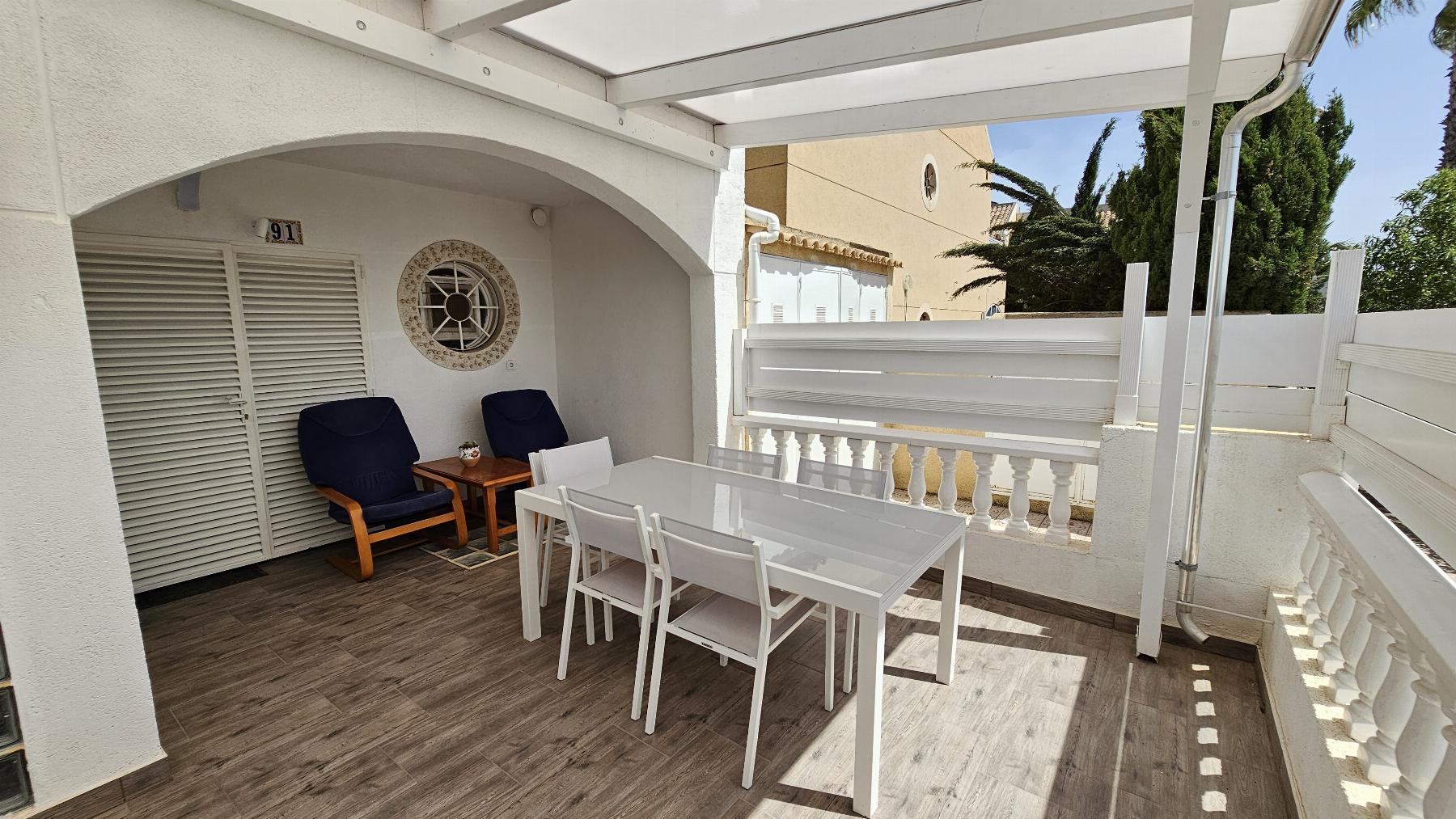 For sale of bungalow in Guardamar del Segura