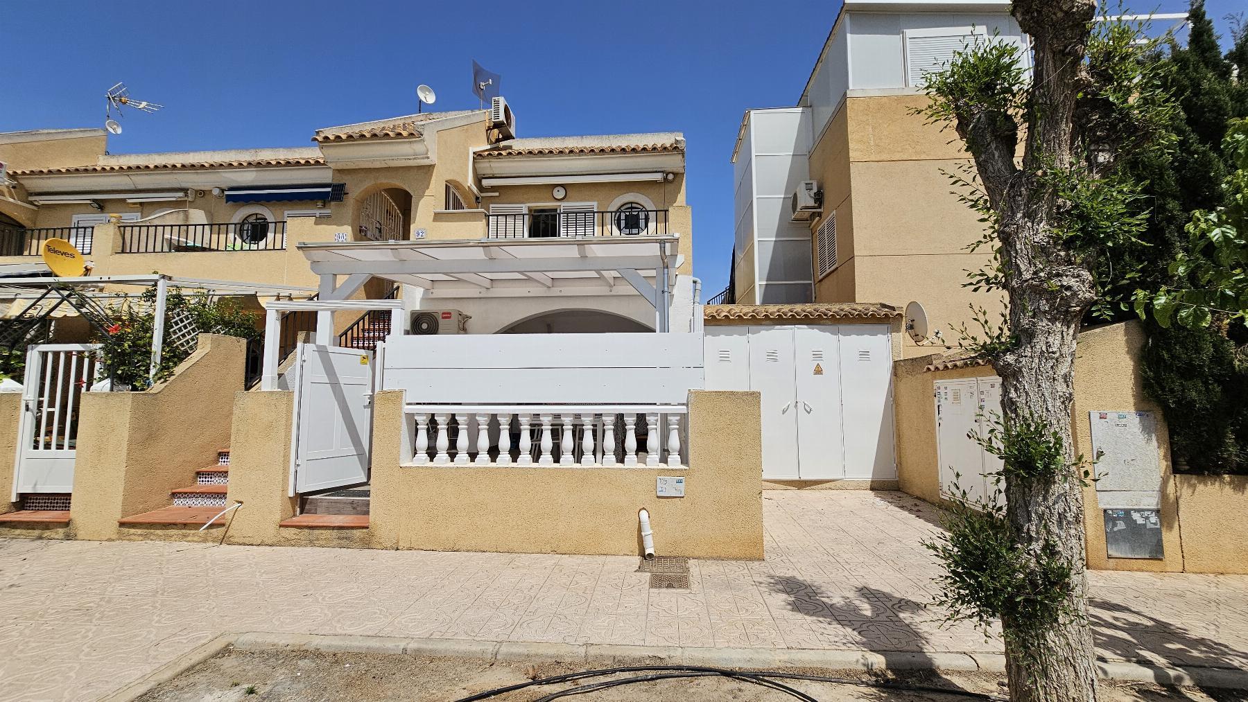 For sale of bungalow in Guardamar del Segura