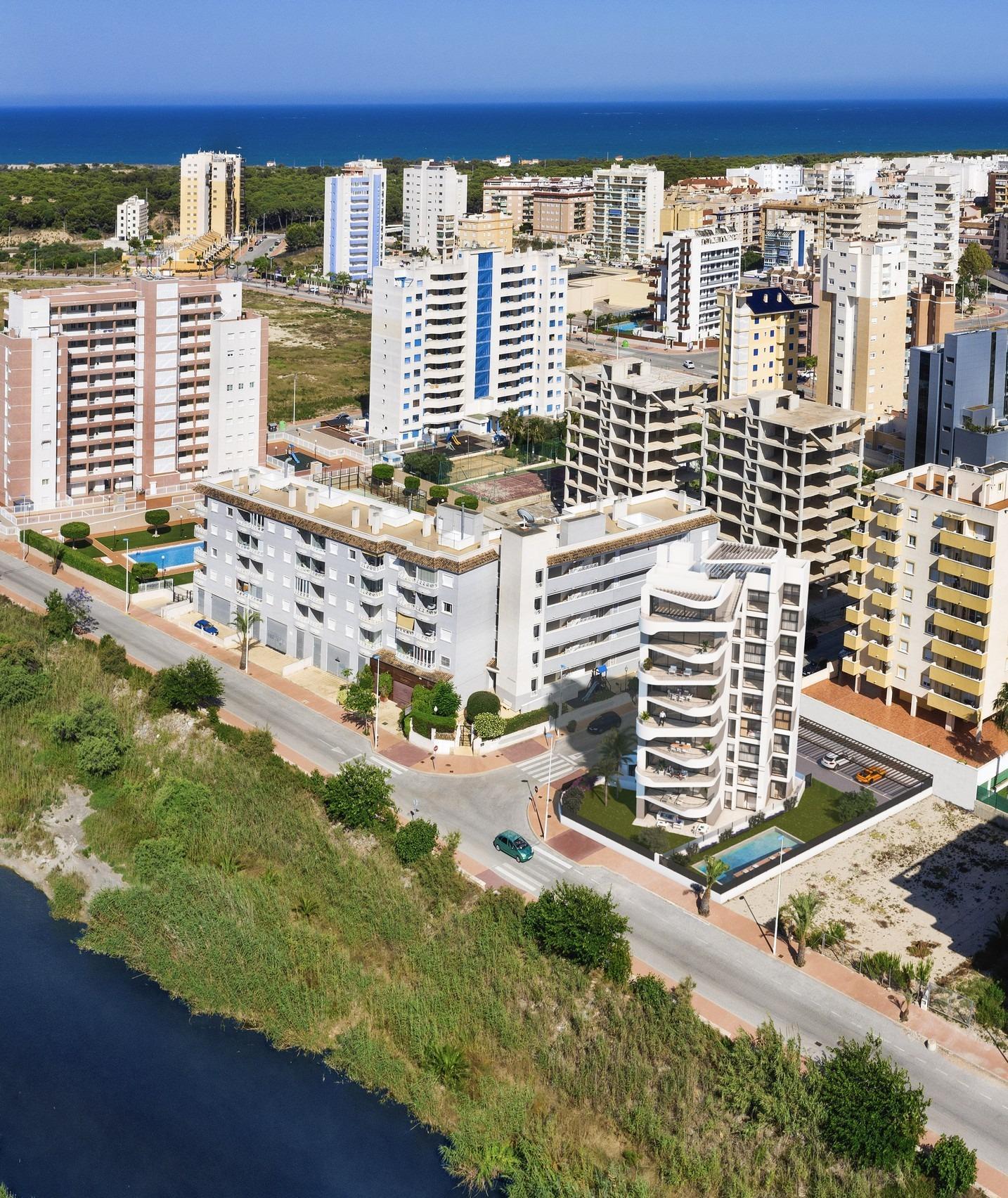 For sale of apartment in Guardamar del Segura