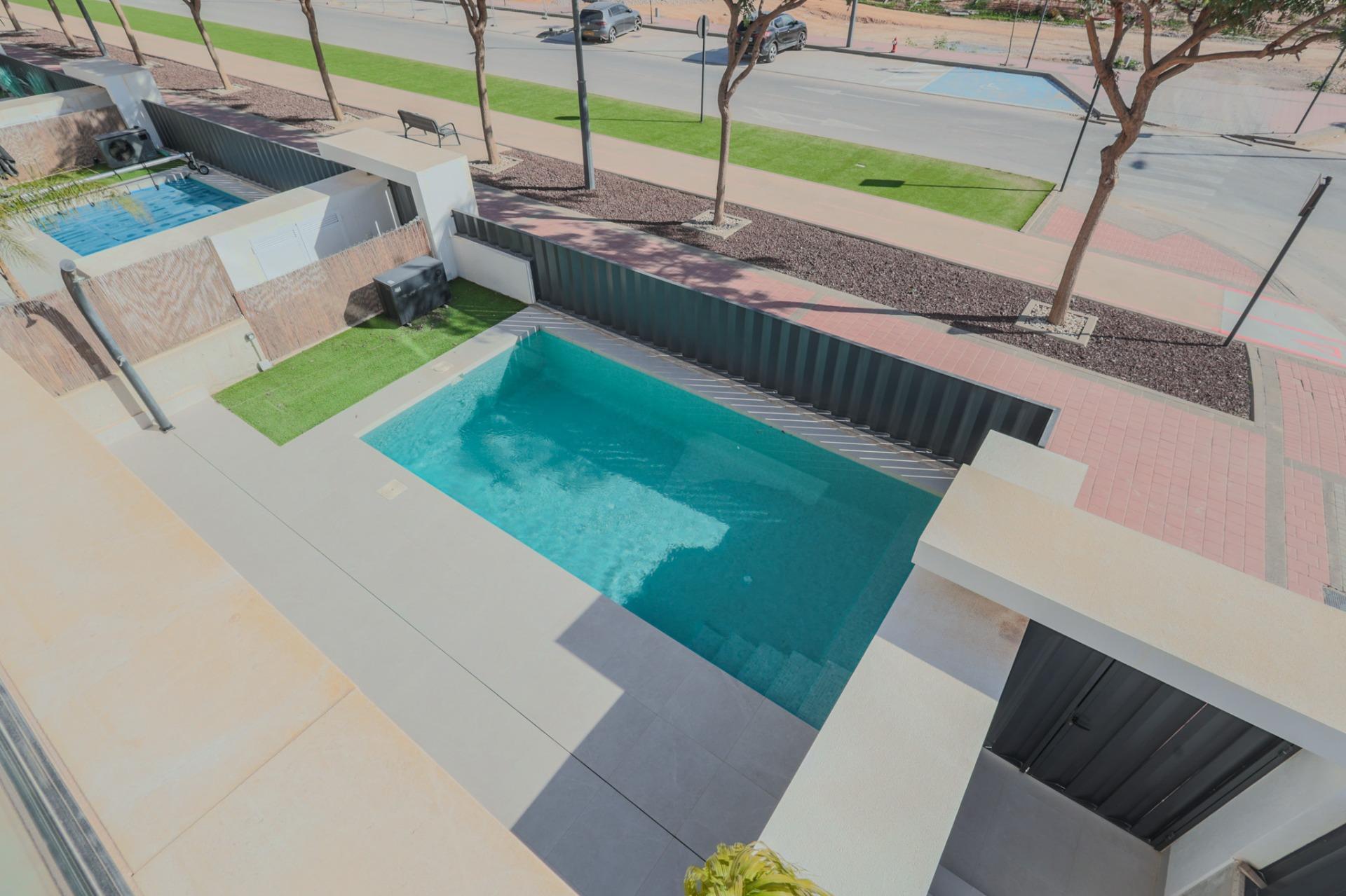 For sale of villa in Los Alcazares