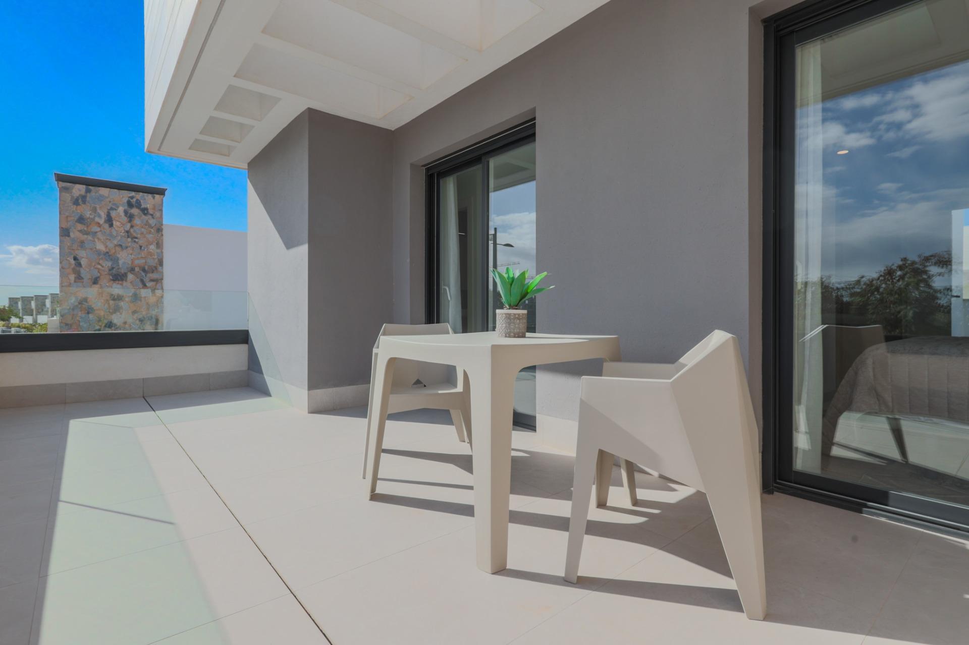 For sale of villa in Los Alcazares
