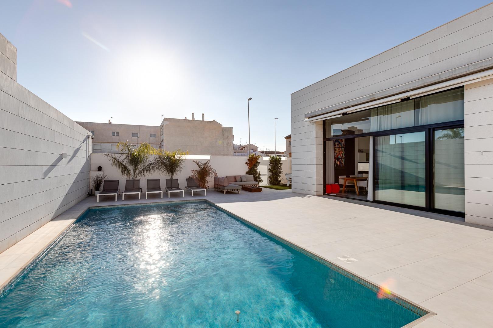 For sale of villa in Pilar de La Horadada