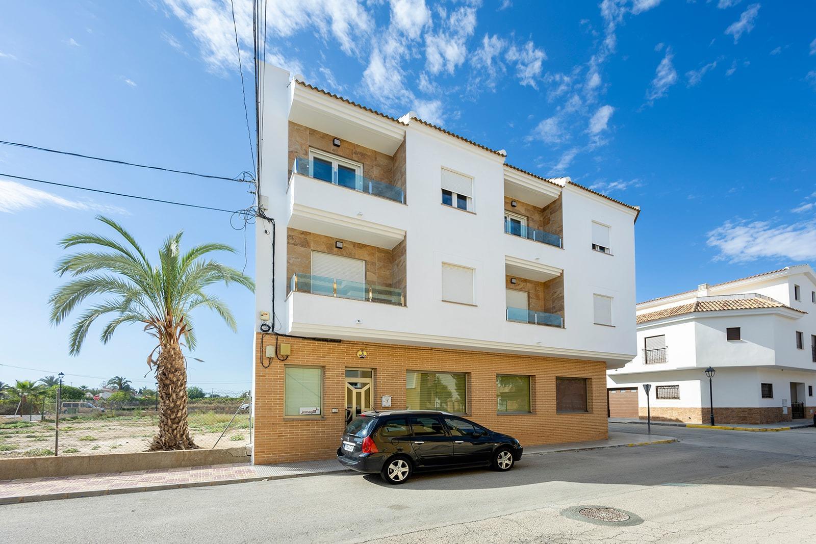 For sale of apartment in Jacarilla
