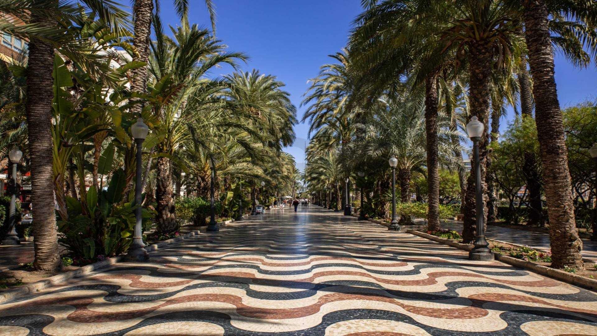 For sale of penthouse in Alicante