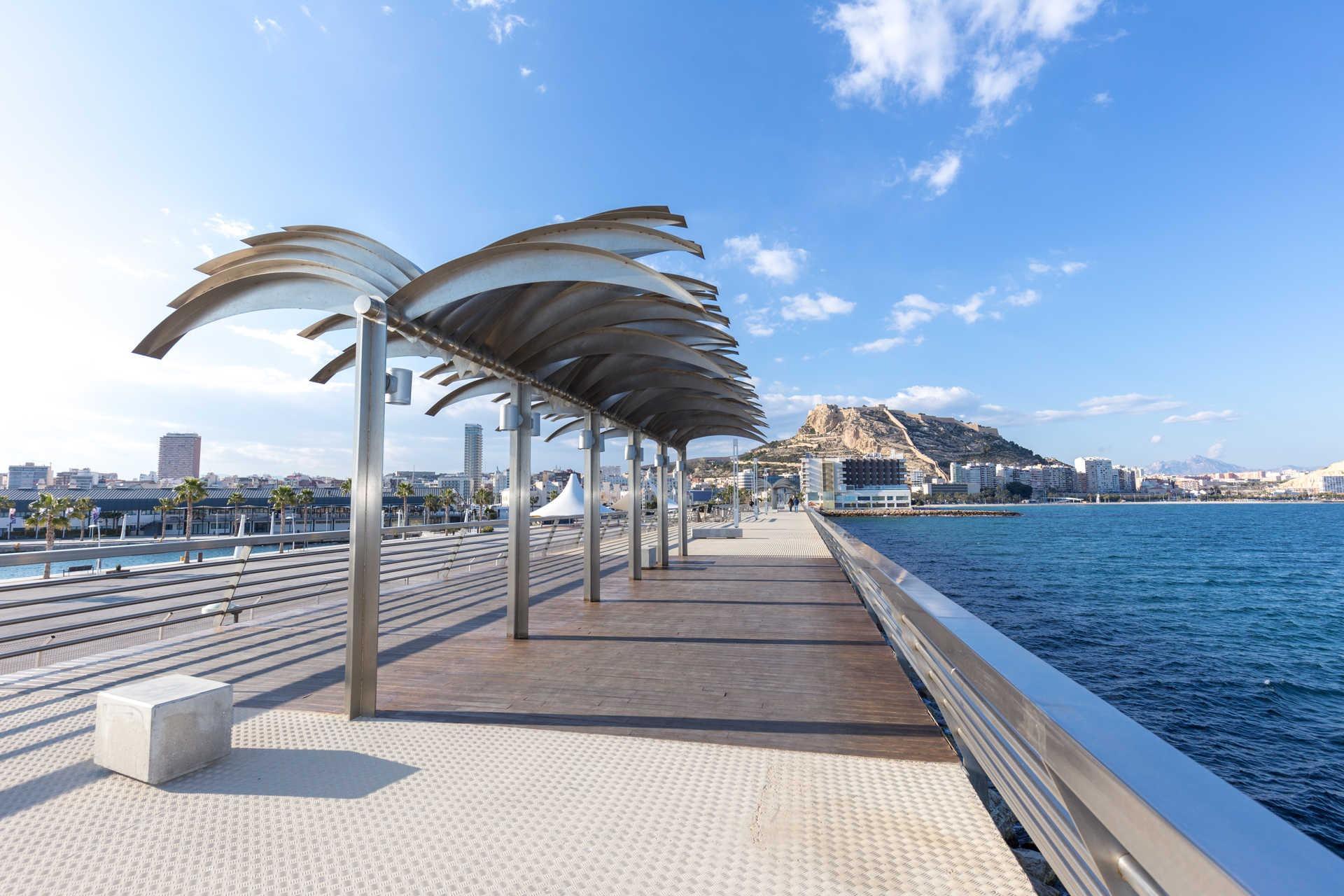 For sale of penthouse in Alicante