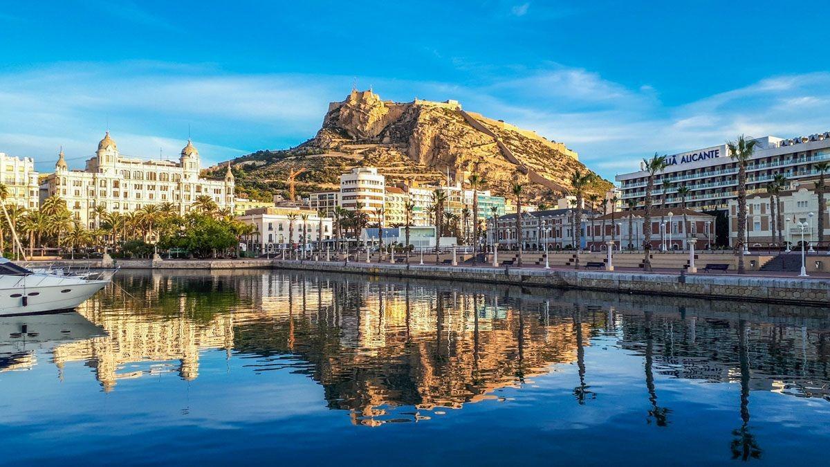 For sale of penthouse in Alicante