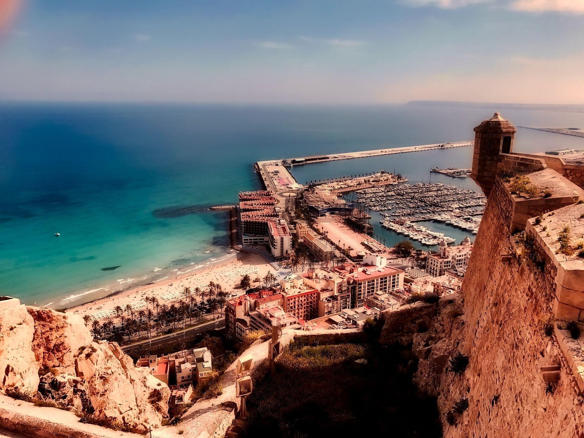 For sale of penthouse in Alicante
