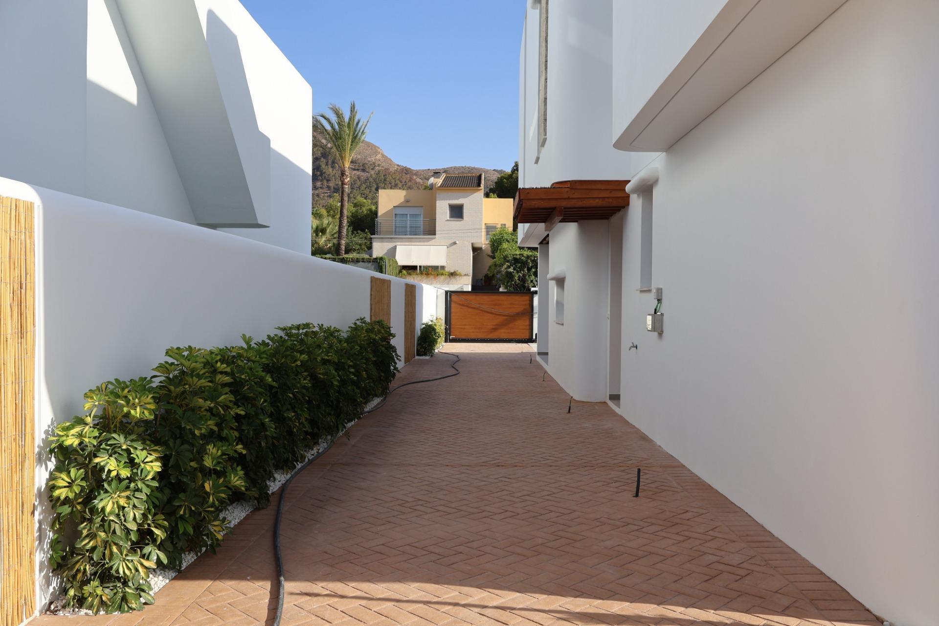 For sale of villa in Alfaz del Pi