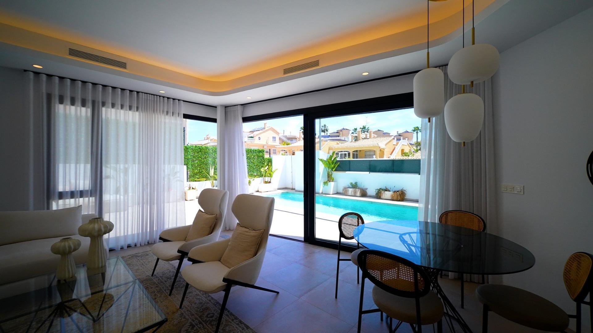 Venta de villa en Orihuela Costa