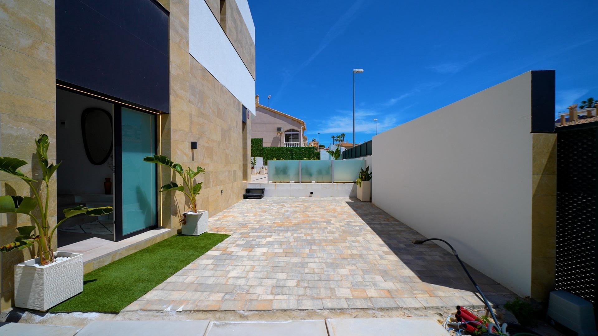 Venta de villa en Orihuela Costa