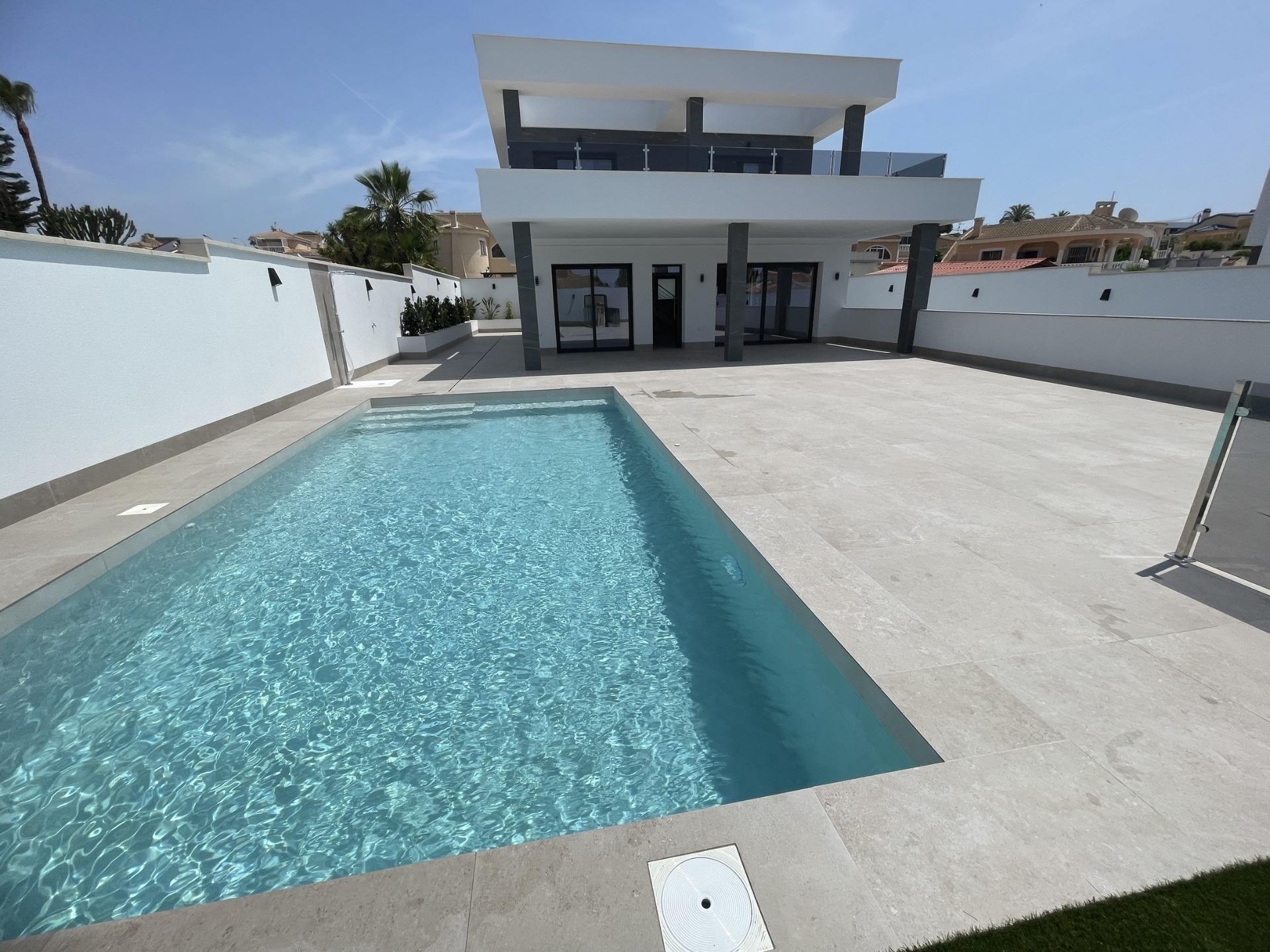 Venta de villa en Rojales
