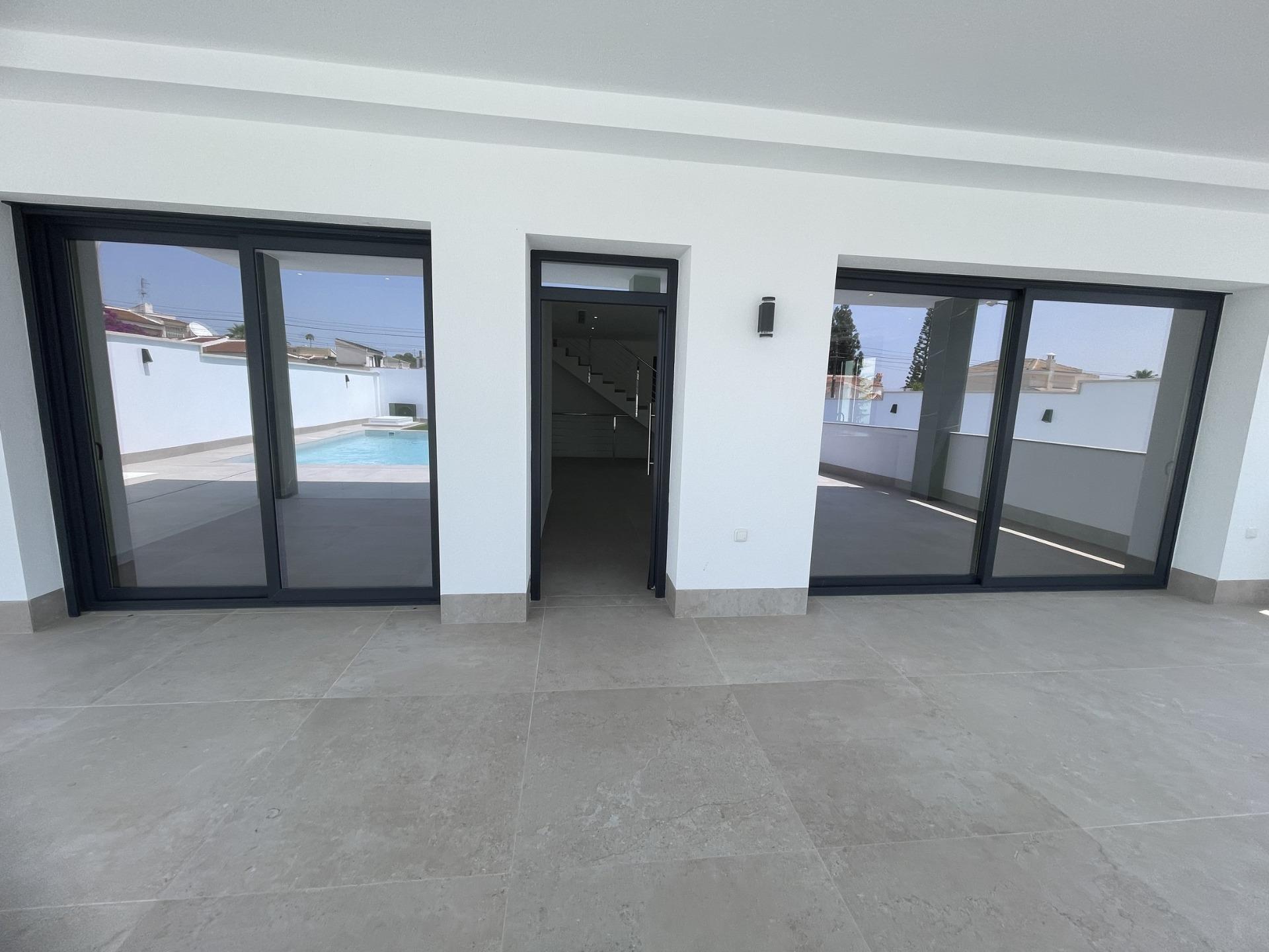 Venta de villa en Rojales