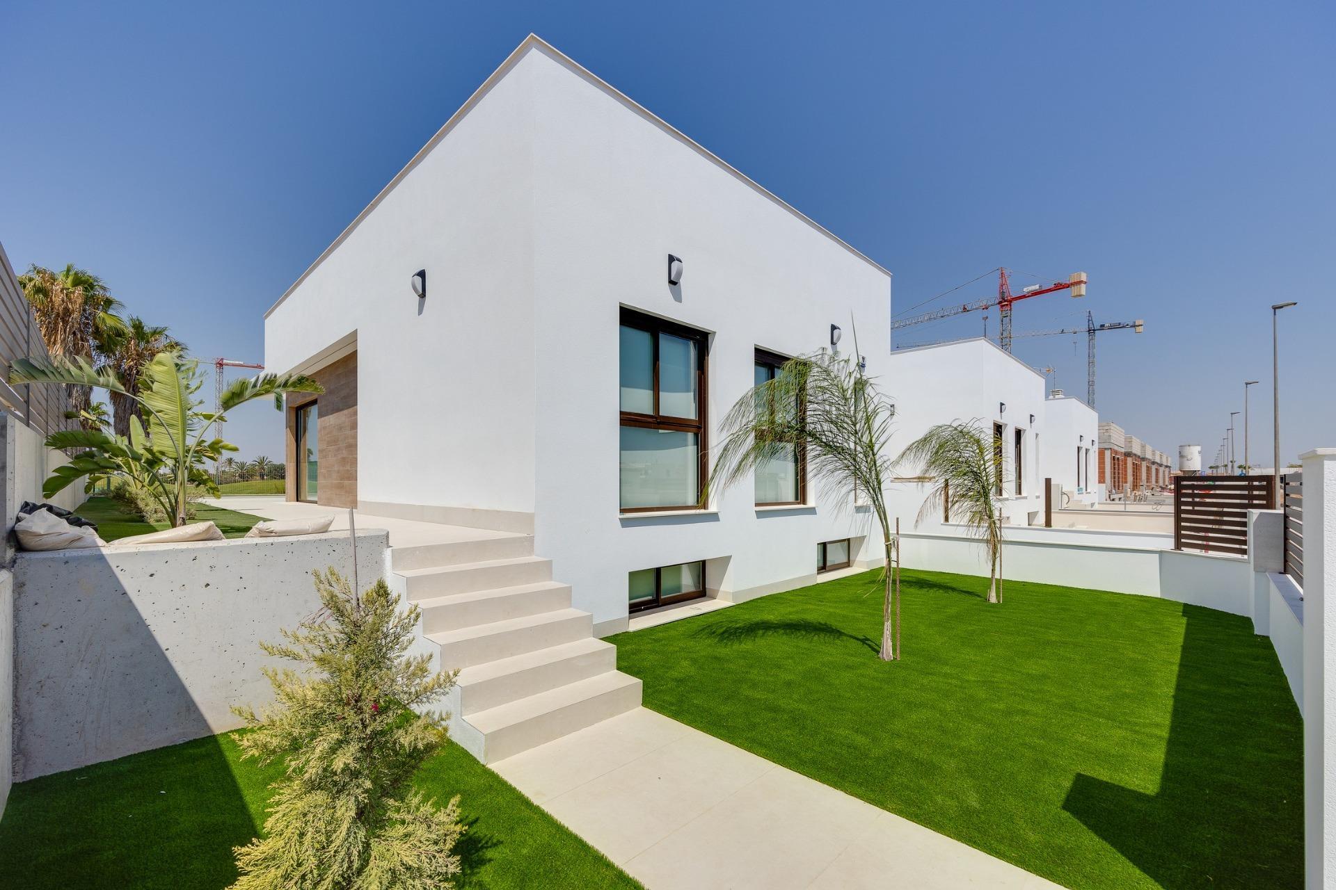 Venta de villa en Los Alcazares