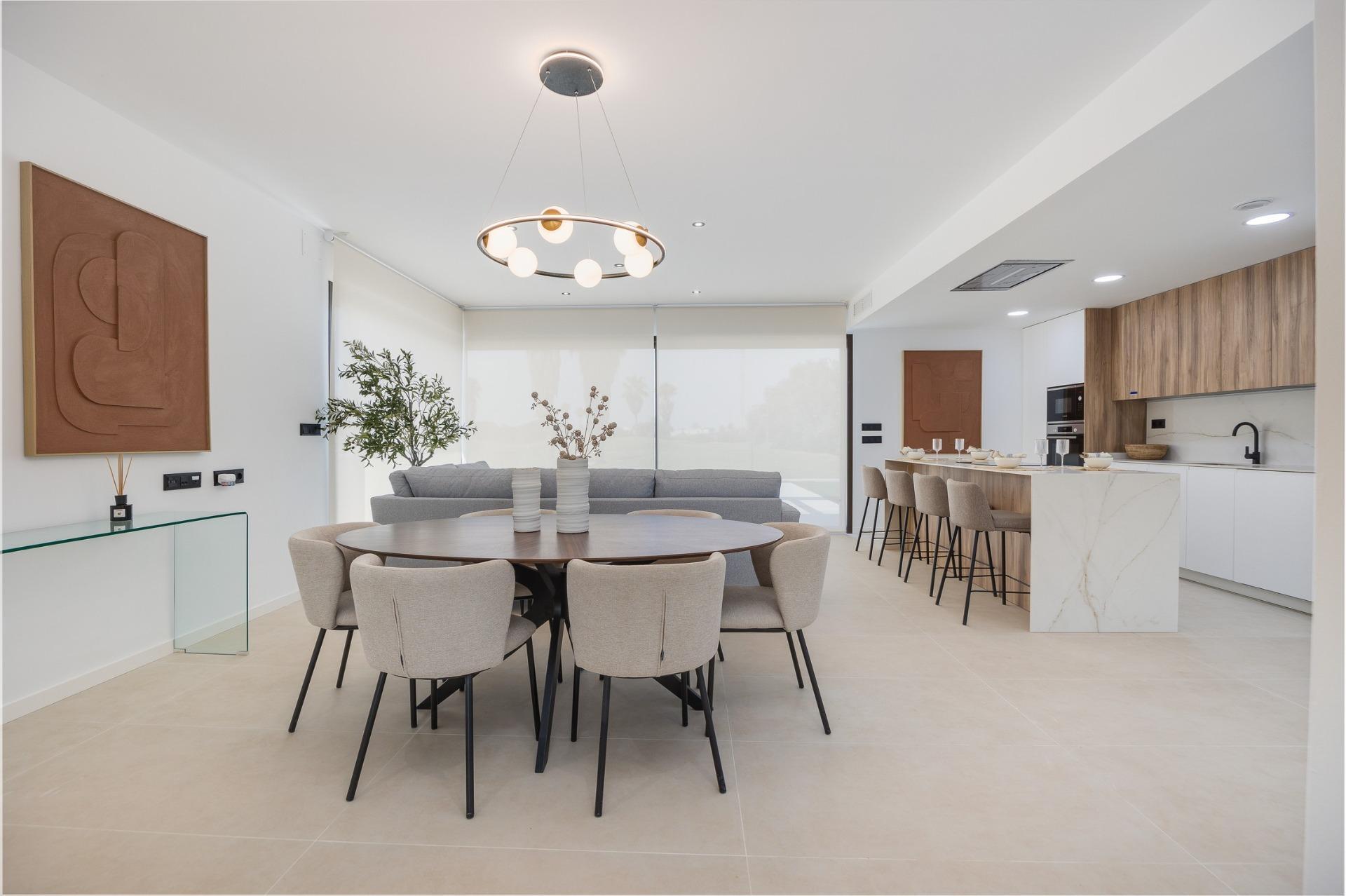 Venta de villa en Los Alcazares