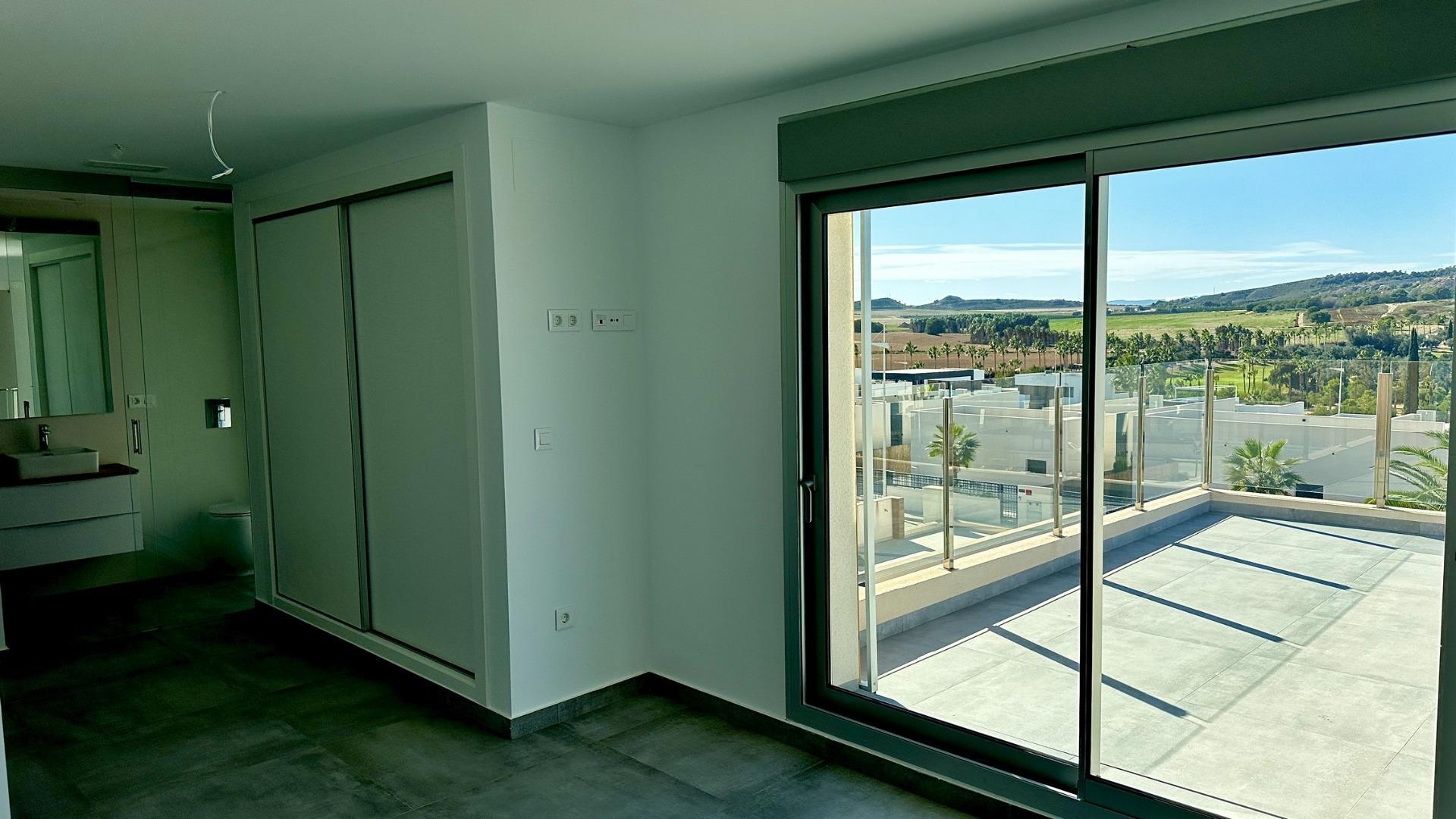 Venta de villa en Algorfa