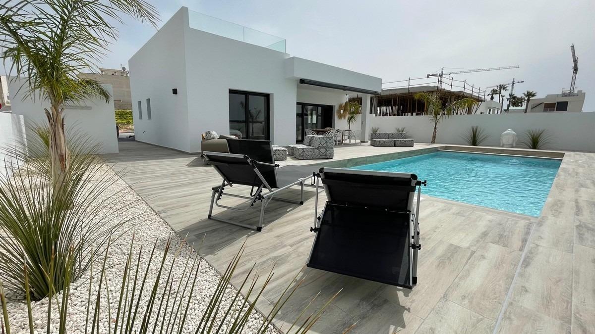 Venta de villa en Rafal