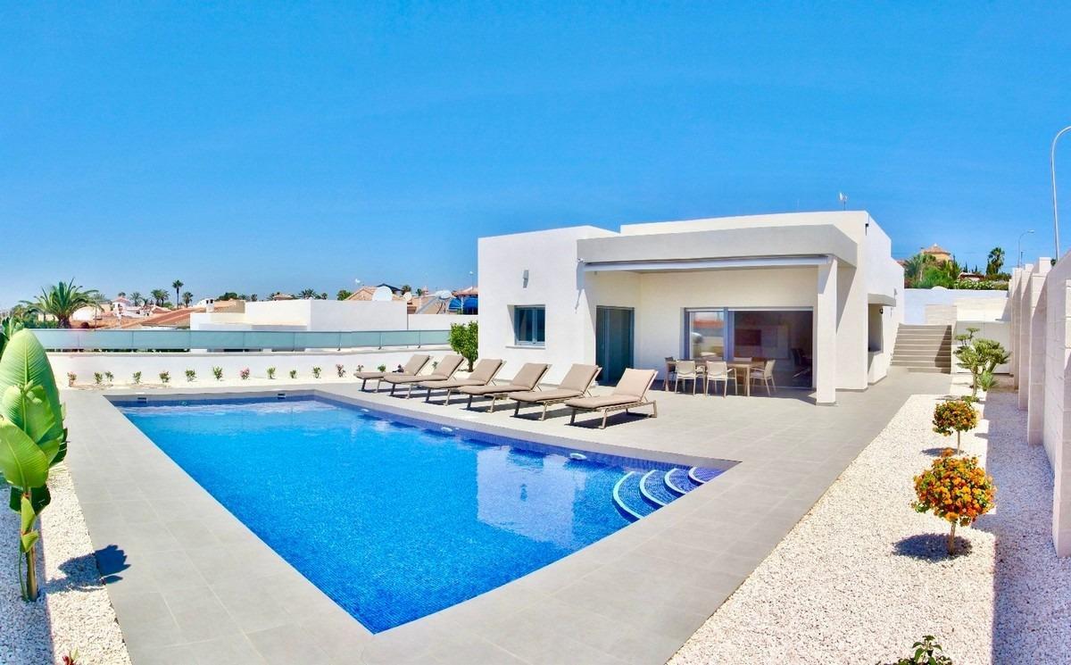 Venta de villa en Rafal