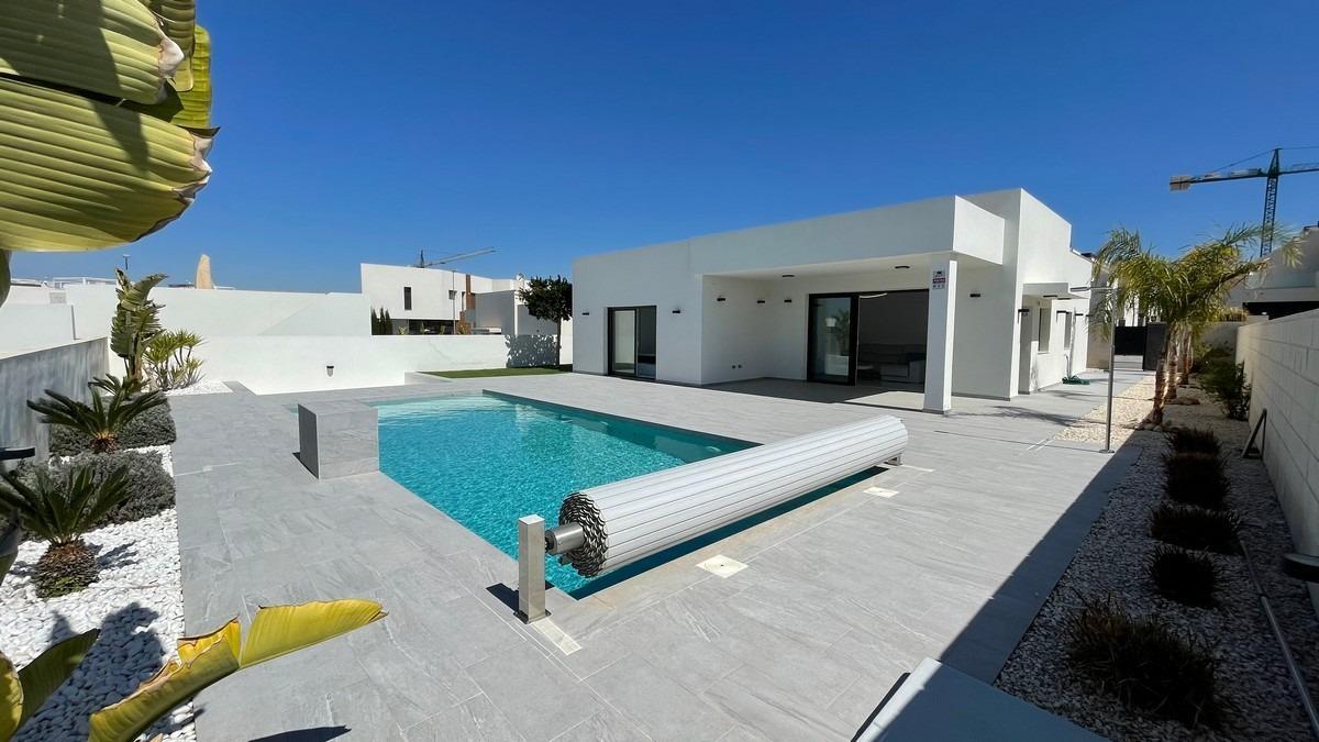 Venta de villa en Rafal