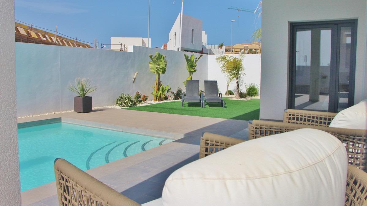 Venta de villa en Rafal