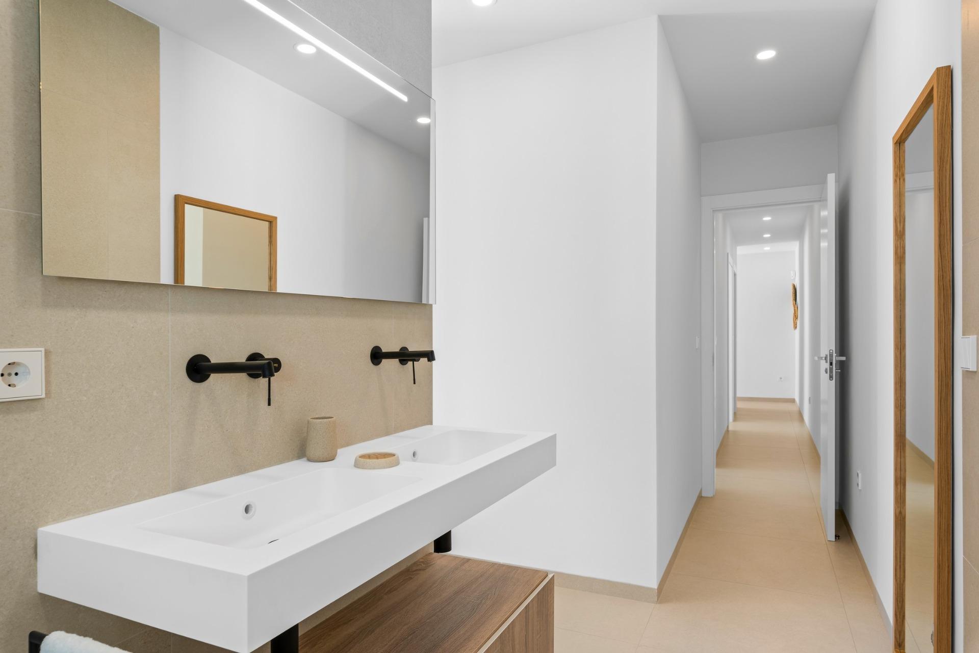 Venta de villa en Los Alcazares