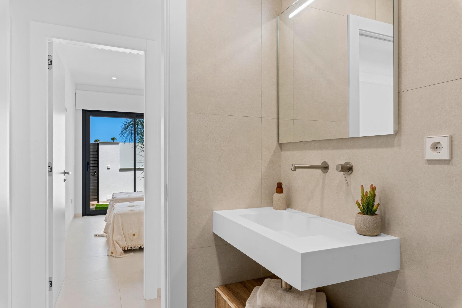 Venta de villa en Los Alcazares