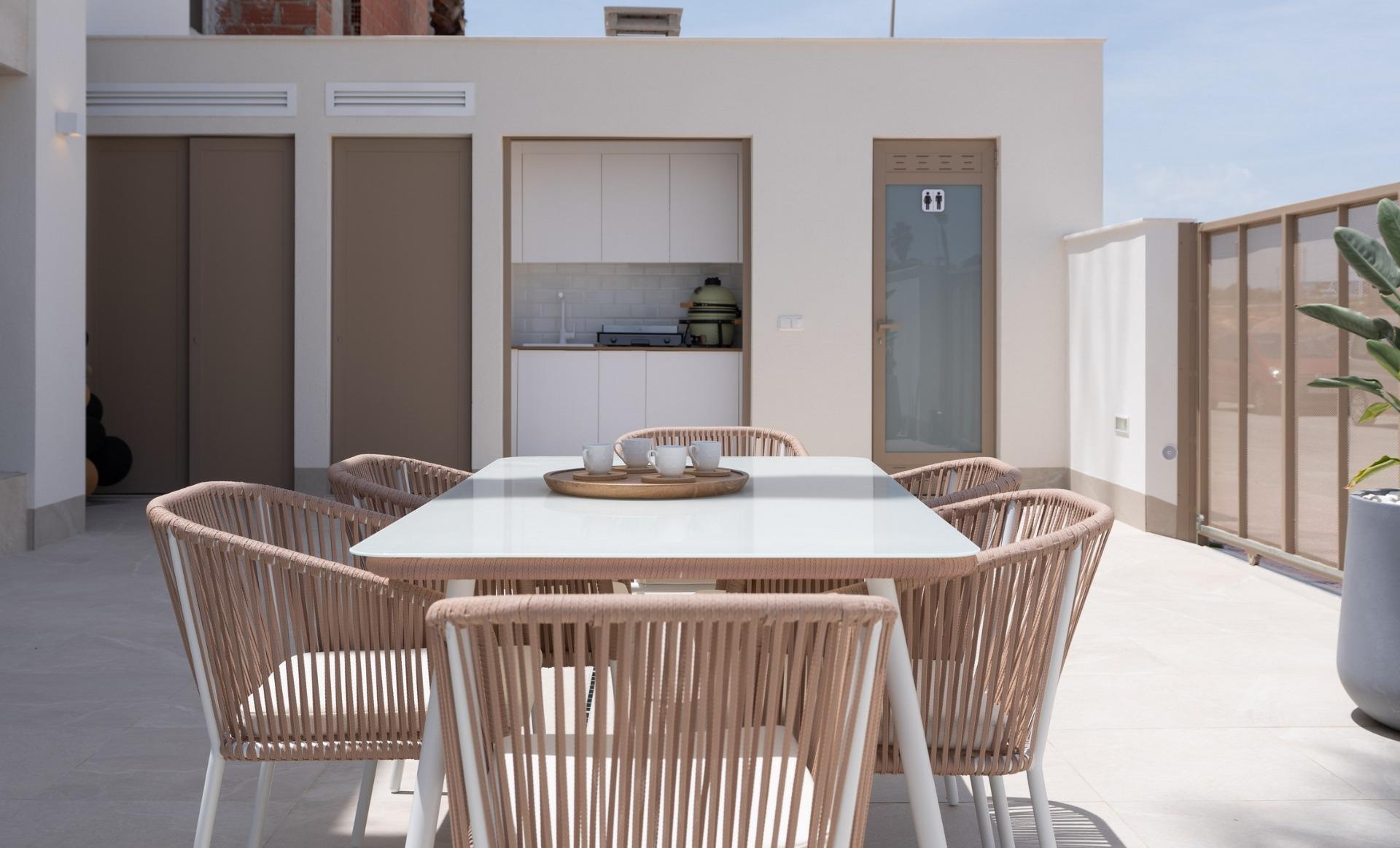 Venta de villa en Los Alcazares