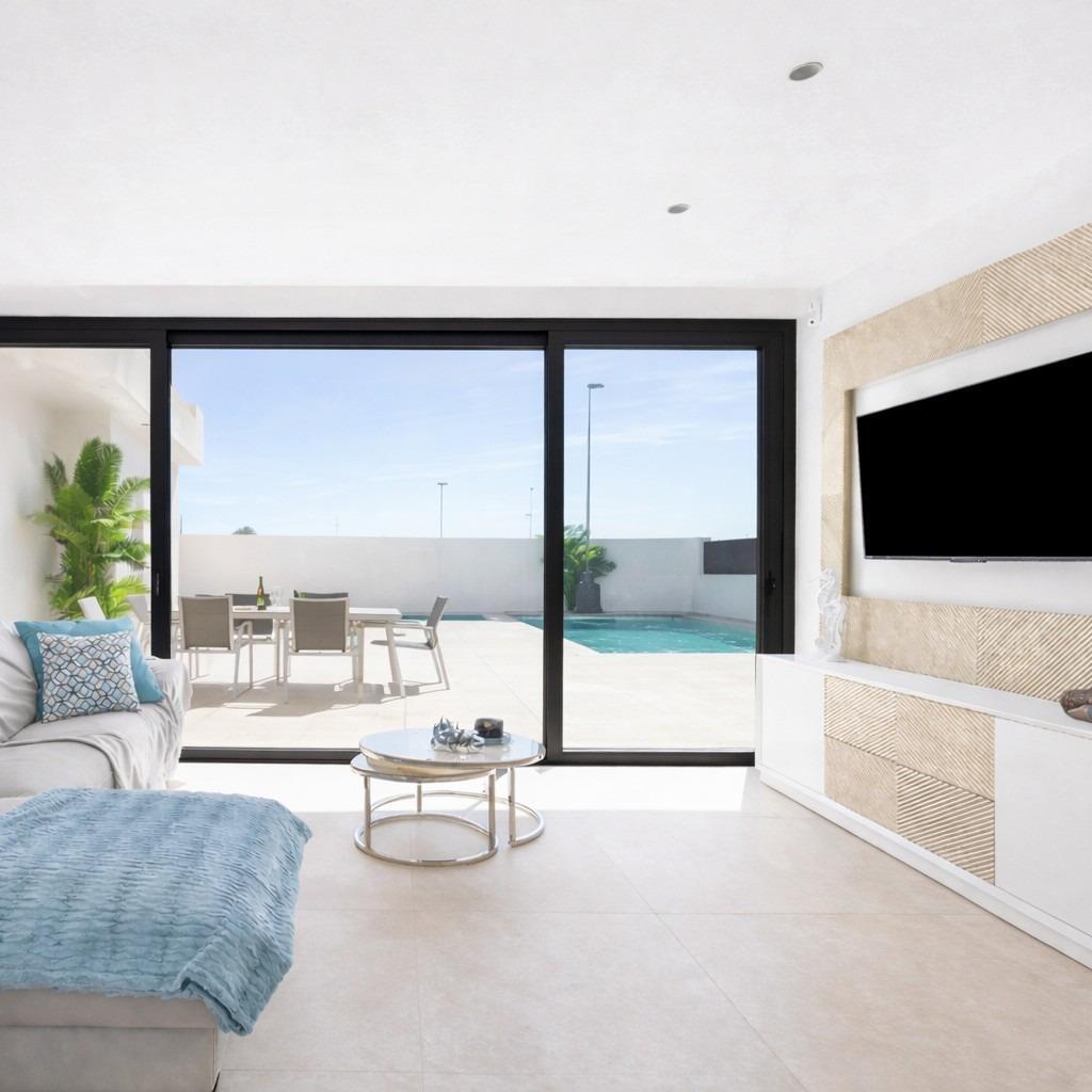 Venta de villa en Los Alcazares