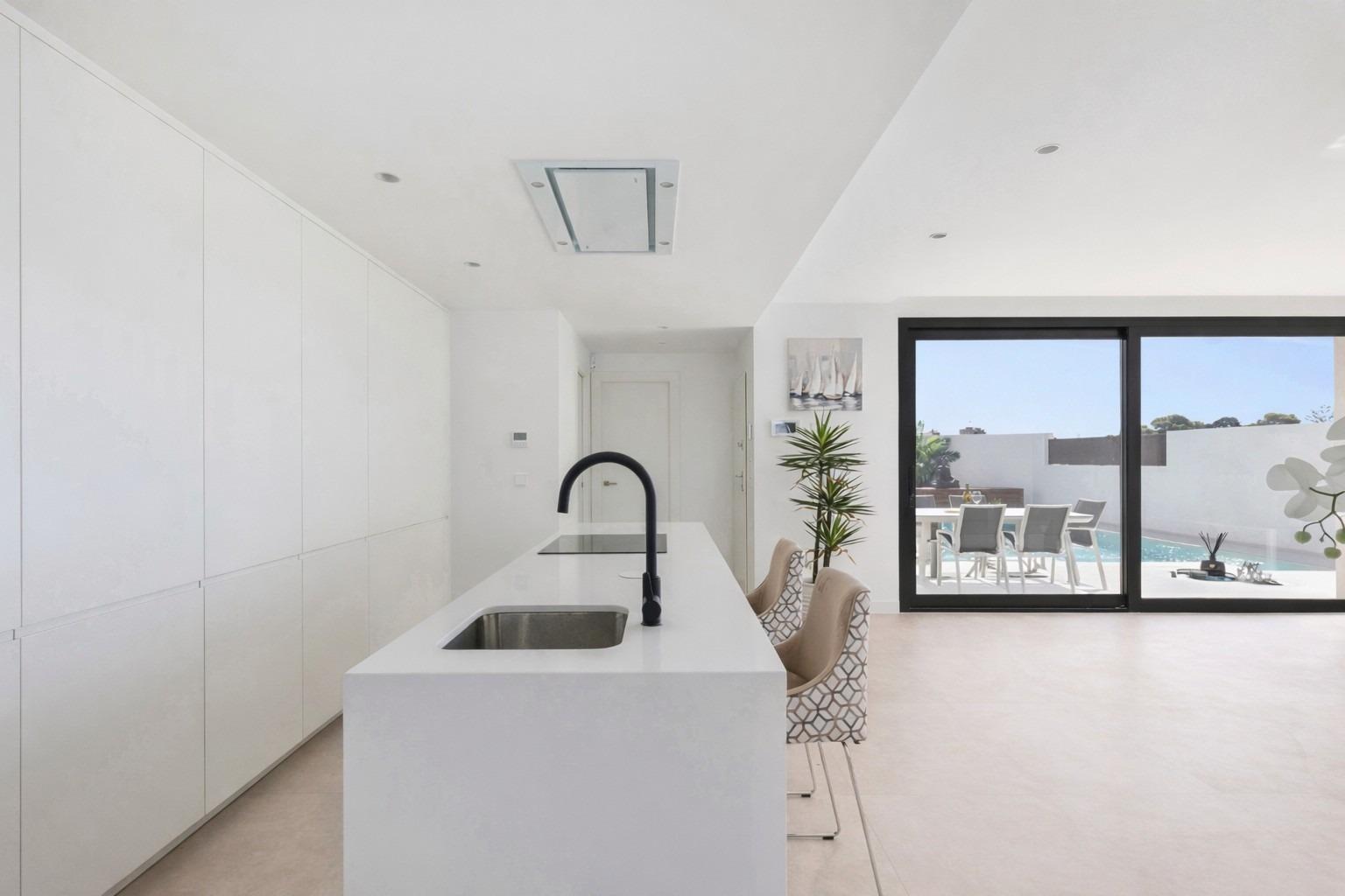 Venta de villa en Los Alcazares