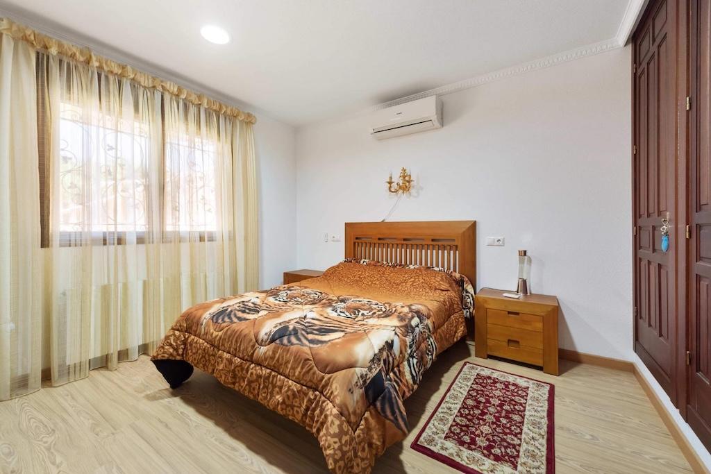Venta de villa en Orihuela Costa