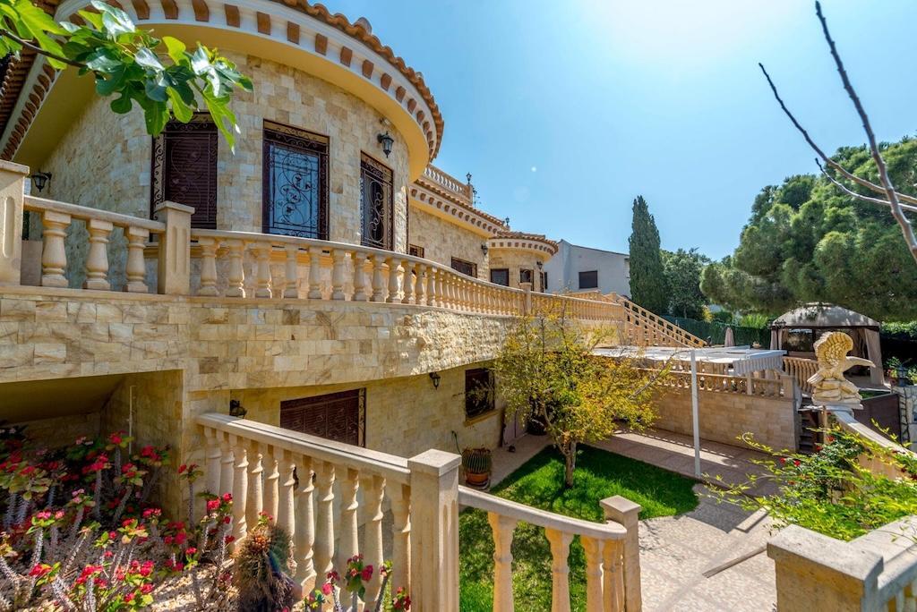 Venta de villa en Orihuela Costa