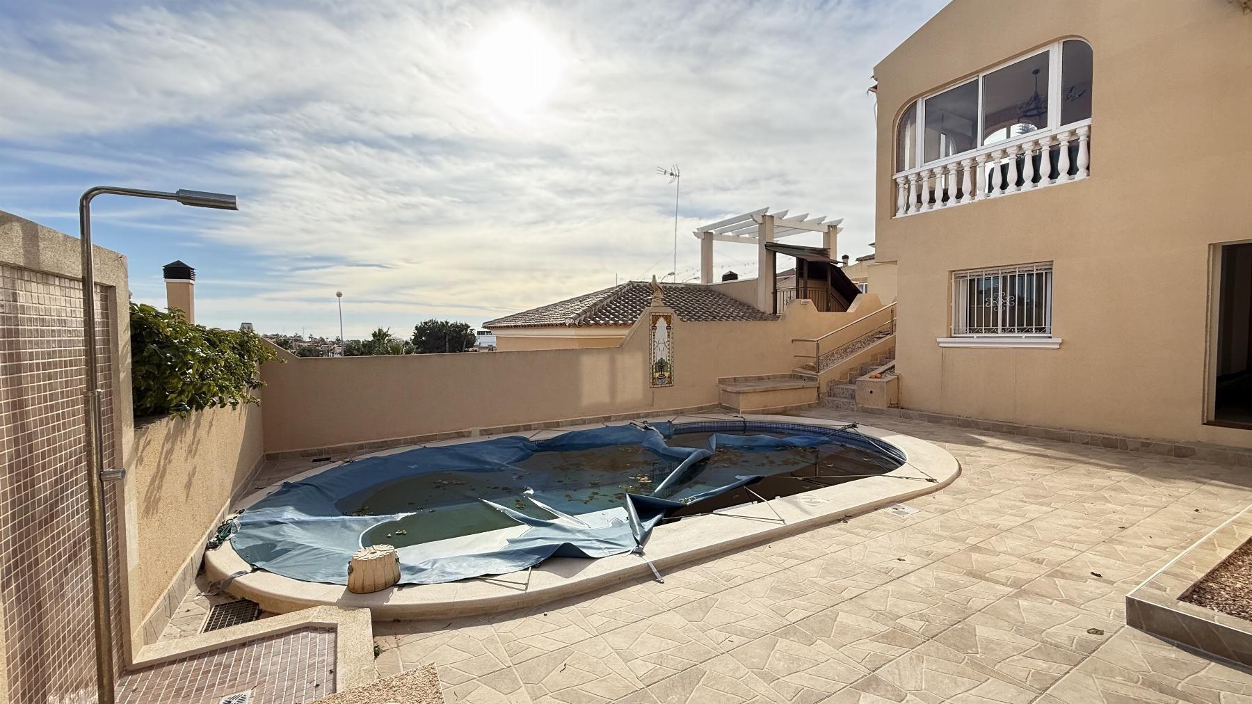Venta de chalet en San Miguel de Salinas