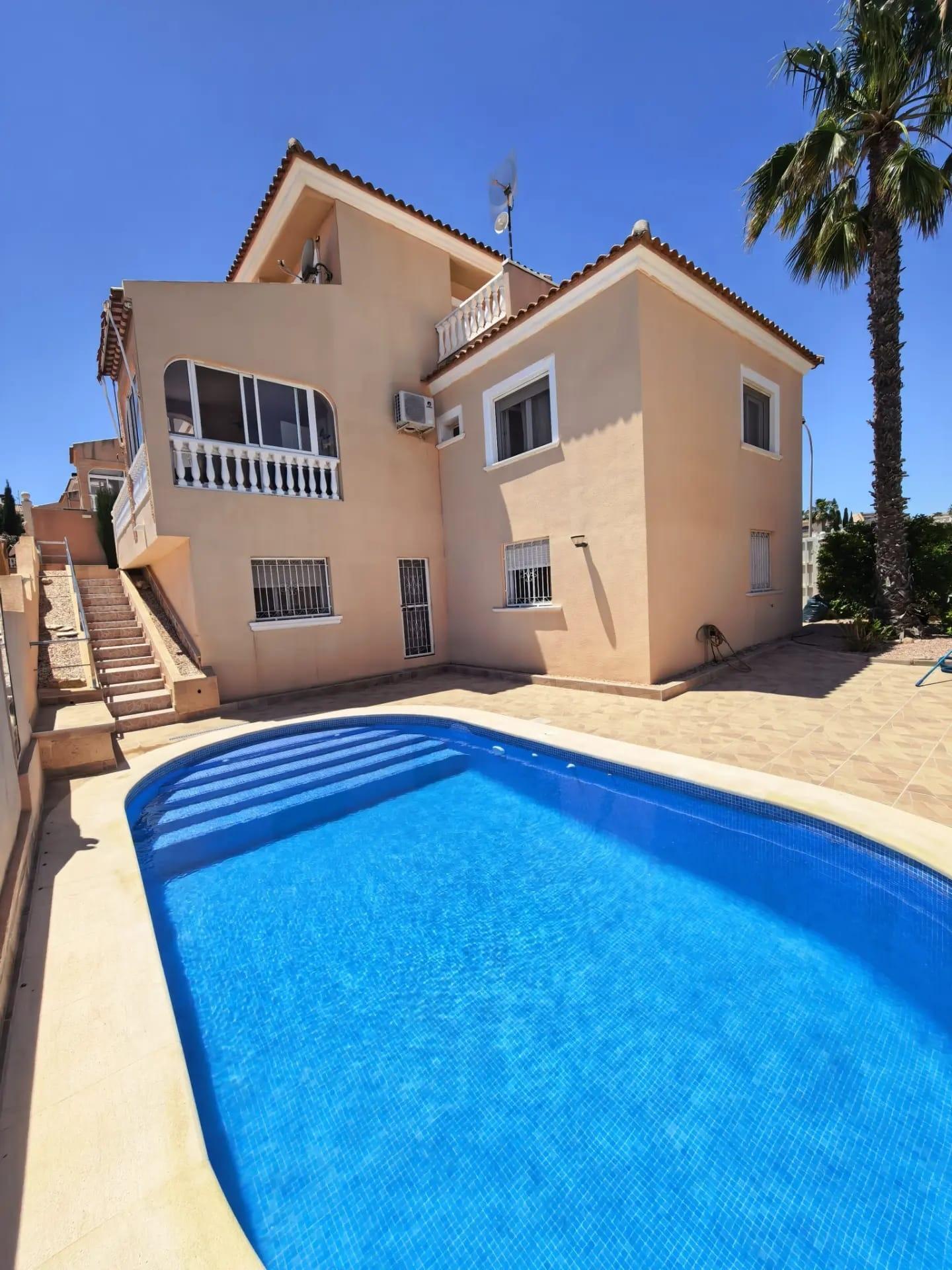 Venta de chalet en San Miguel de Salinas