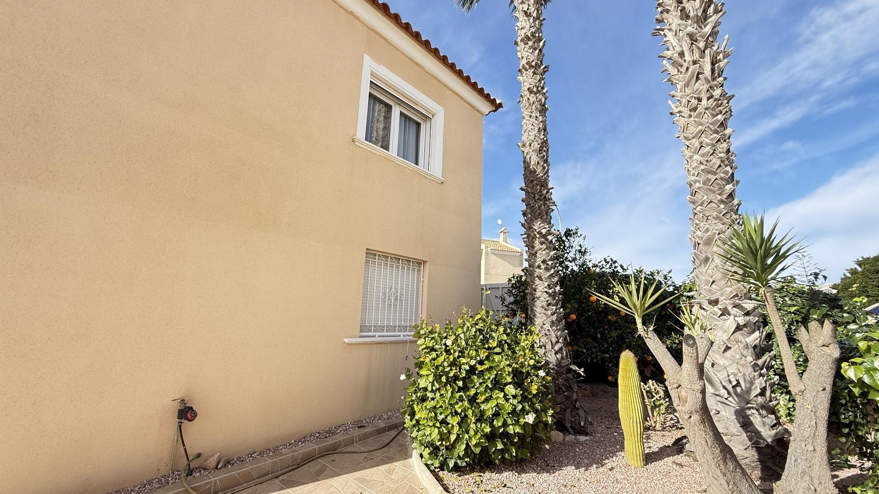 Venta de chalet en San Miguel de Salinas