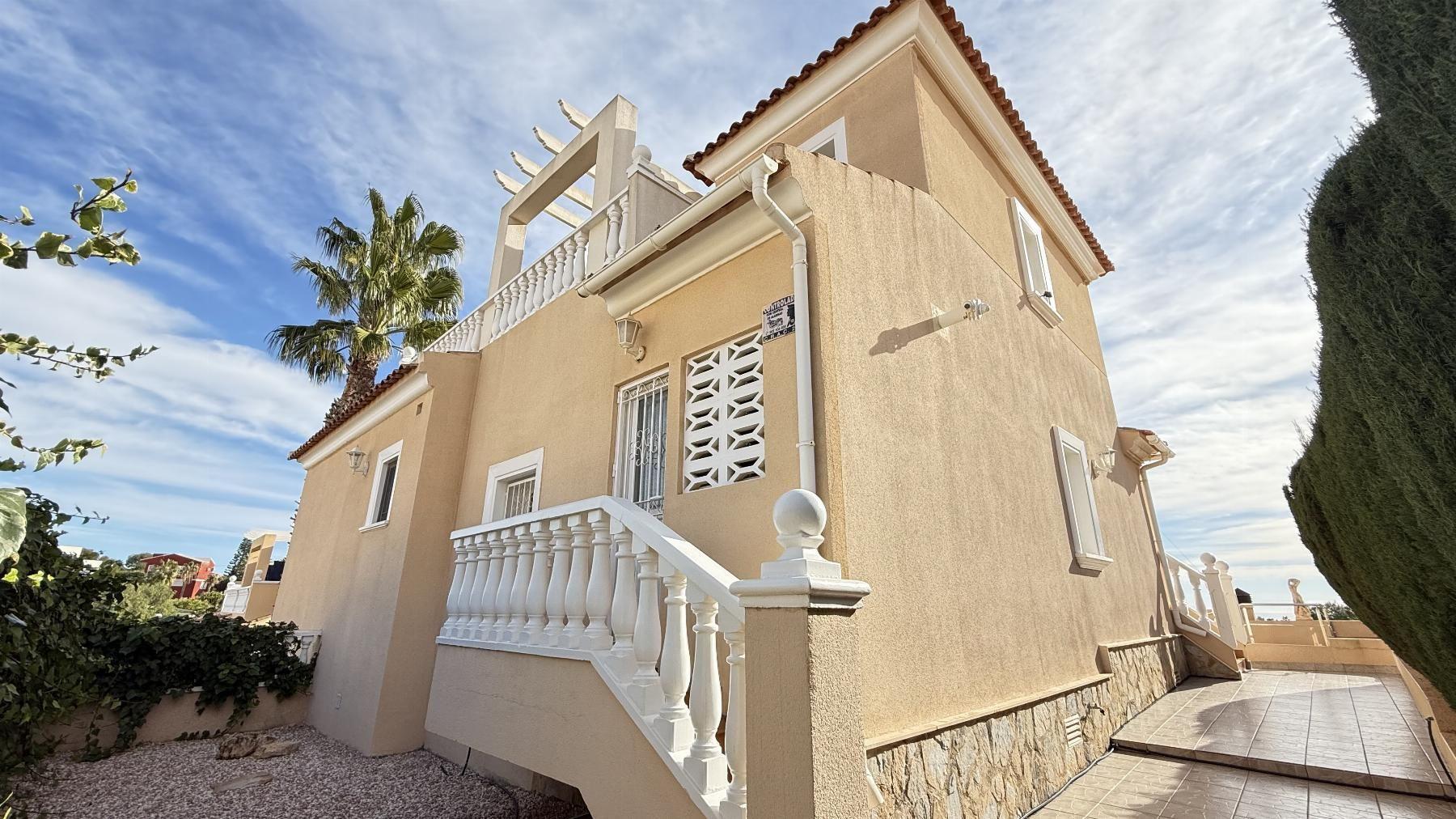 Venta de chalet en San Miguel de Salinas