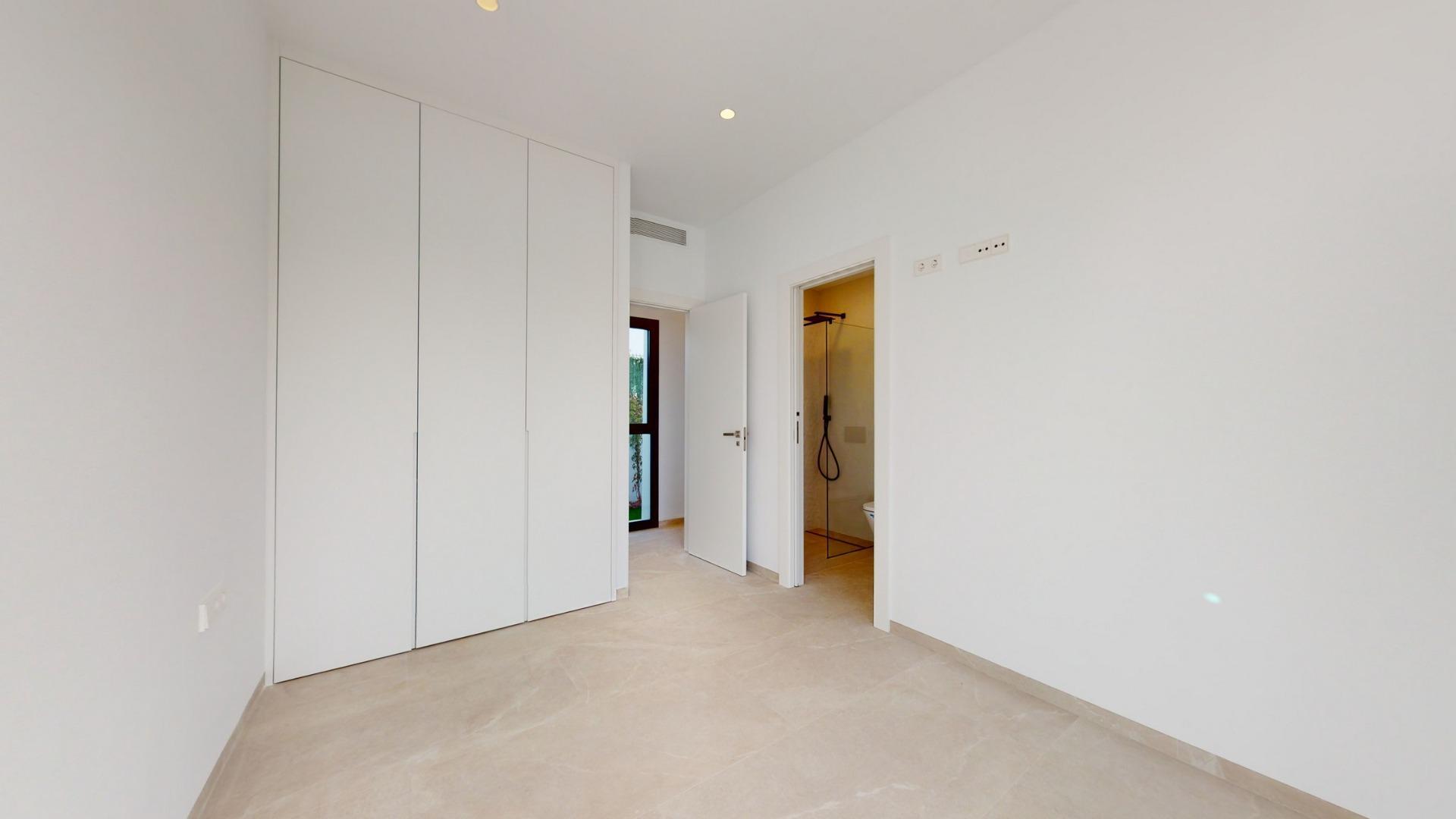 Venta de villa en Los Alcazares