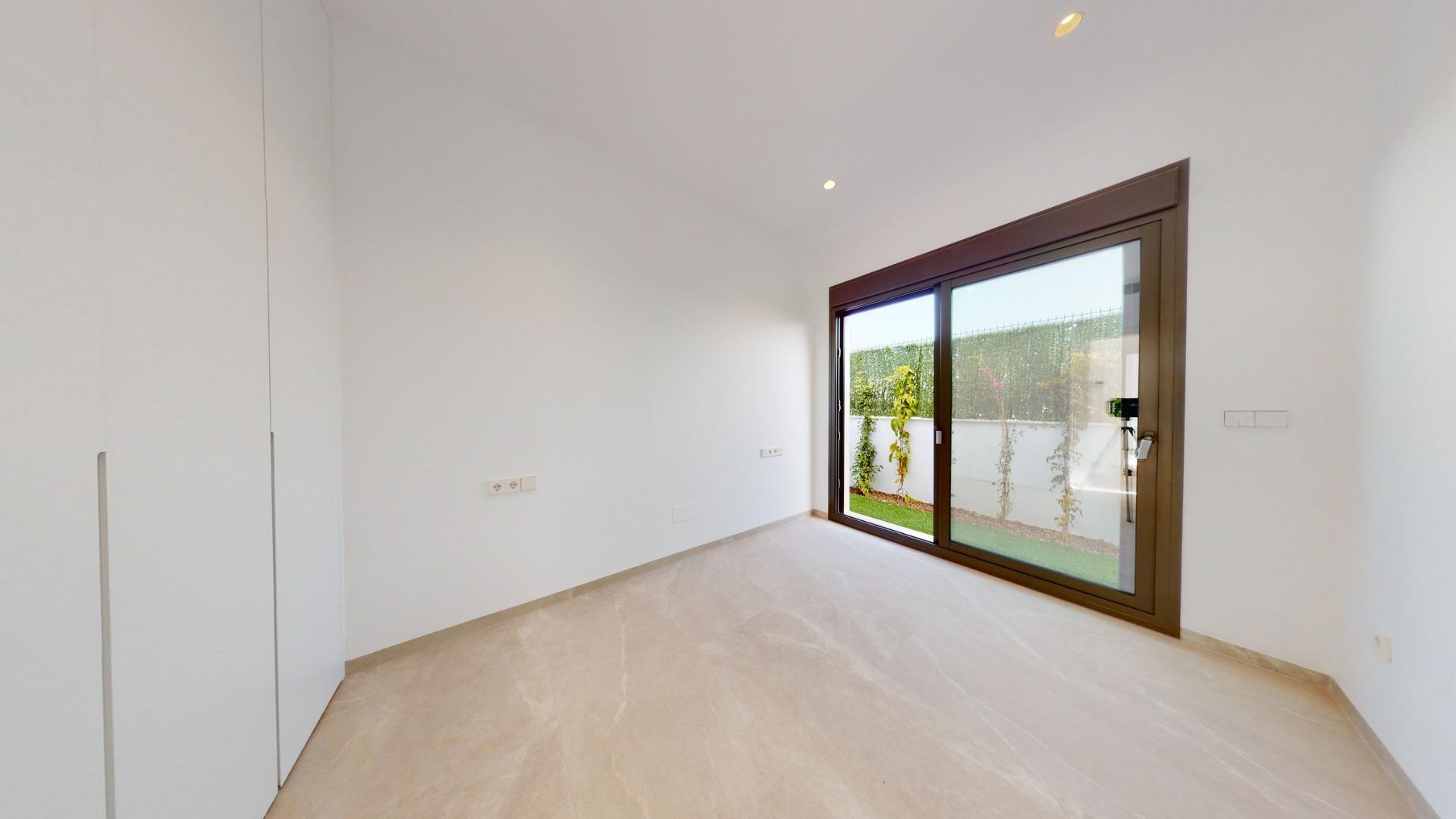 Venta de villa en Los Alcazares