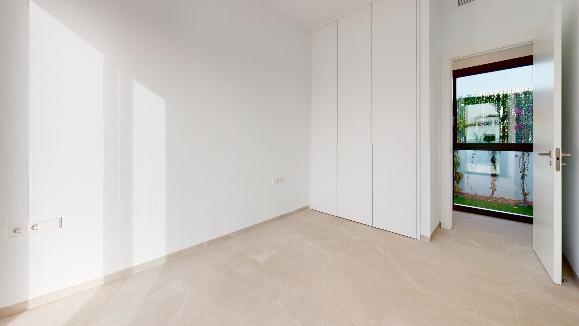 Venta de villa en Los Alcazares