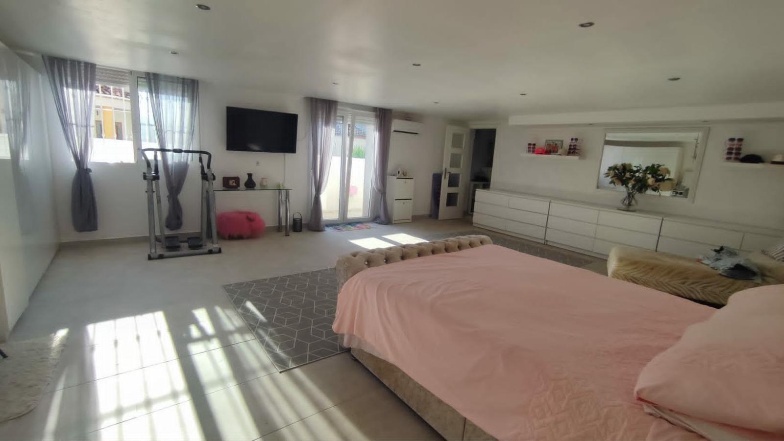 Venta de villa en San Miguel de Salinas