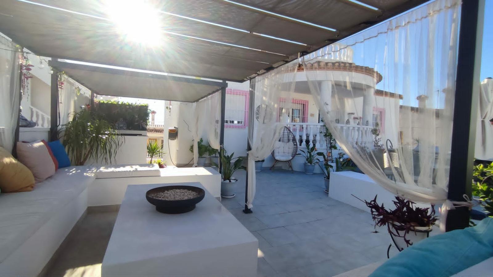 Venta de villa en San Miguel de Salinas