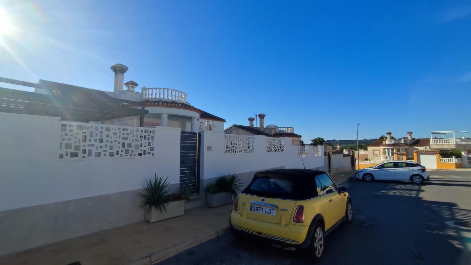 Venta de villa en San Miguel de Salinas