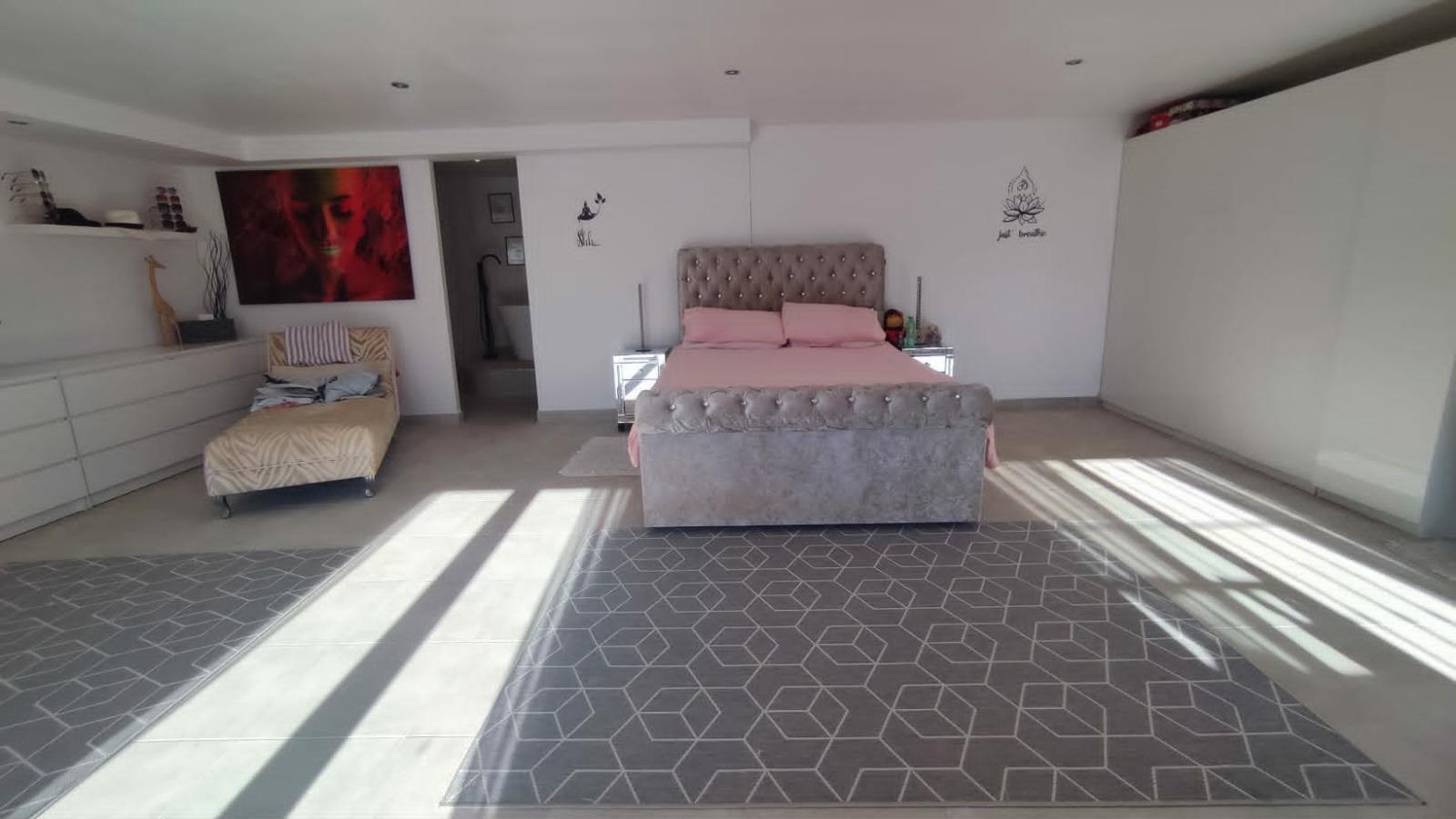 Venta de villa en San Miguel de Salinas