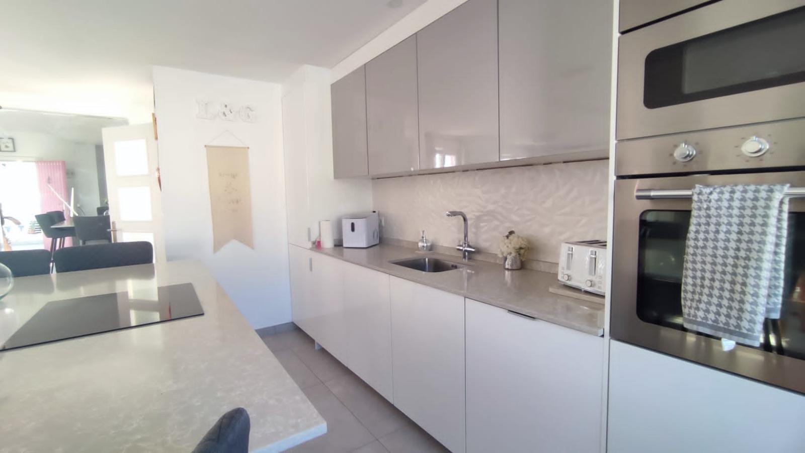 Venta de villa en San Miguel de Salinas