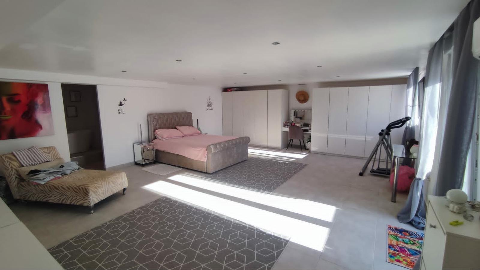 Venta de villa en San Miguel de Salinas