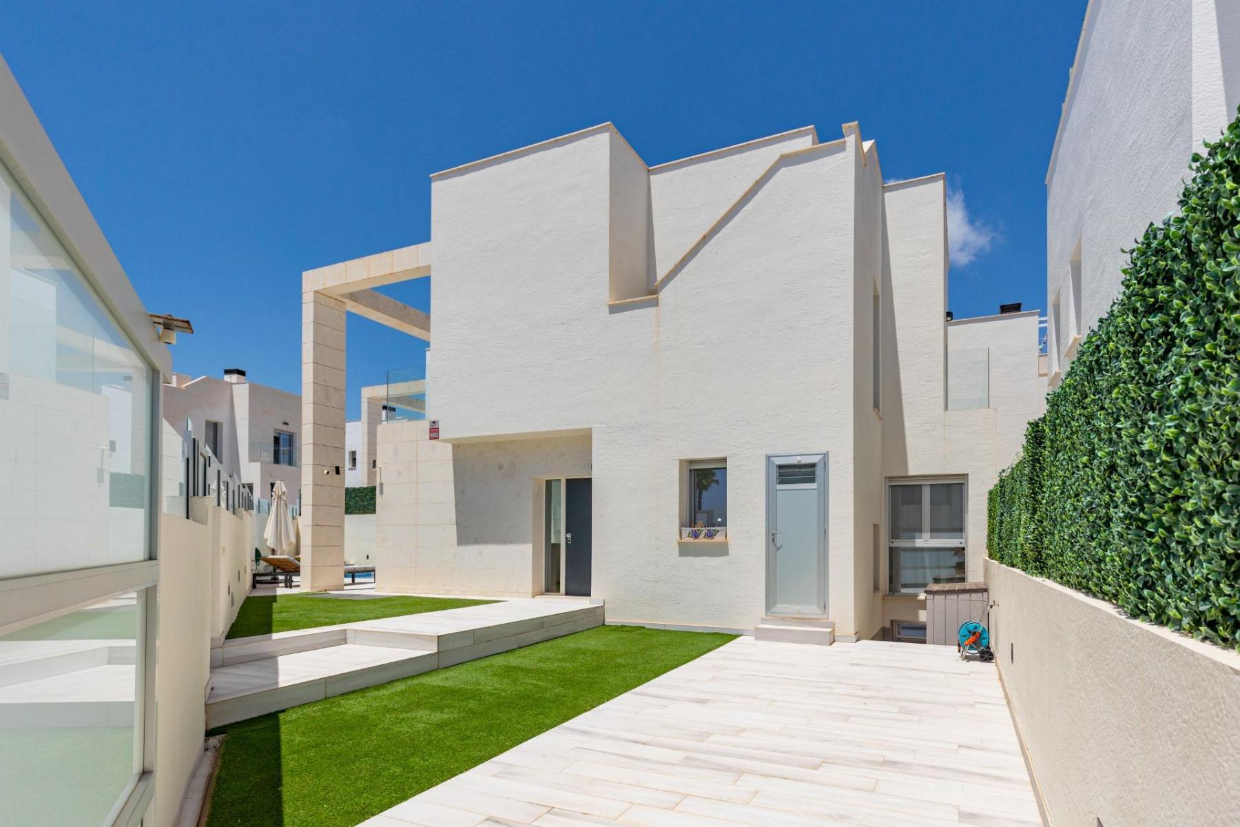 Venta de chalet en Orihuela Costa