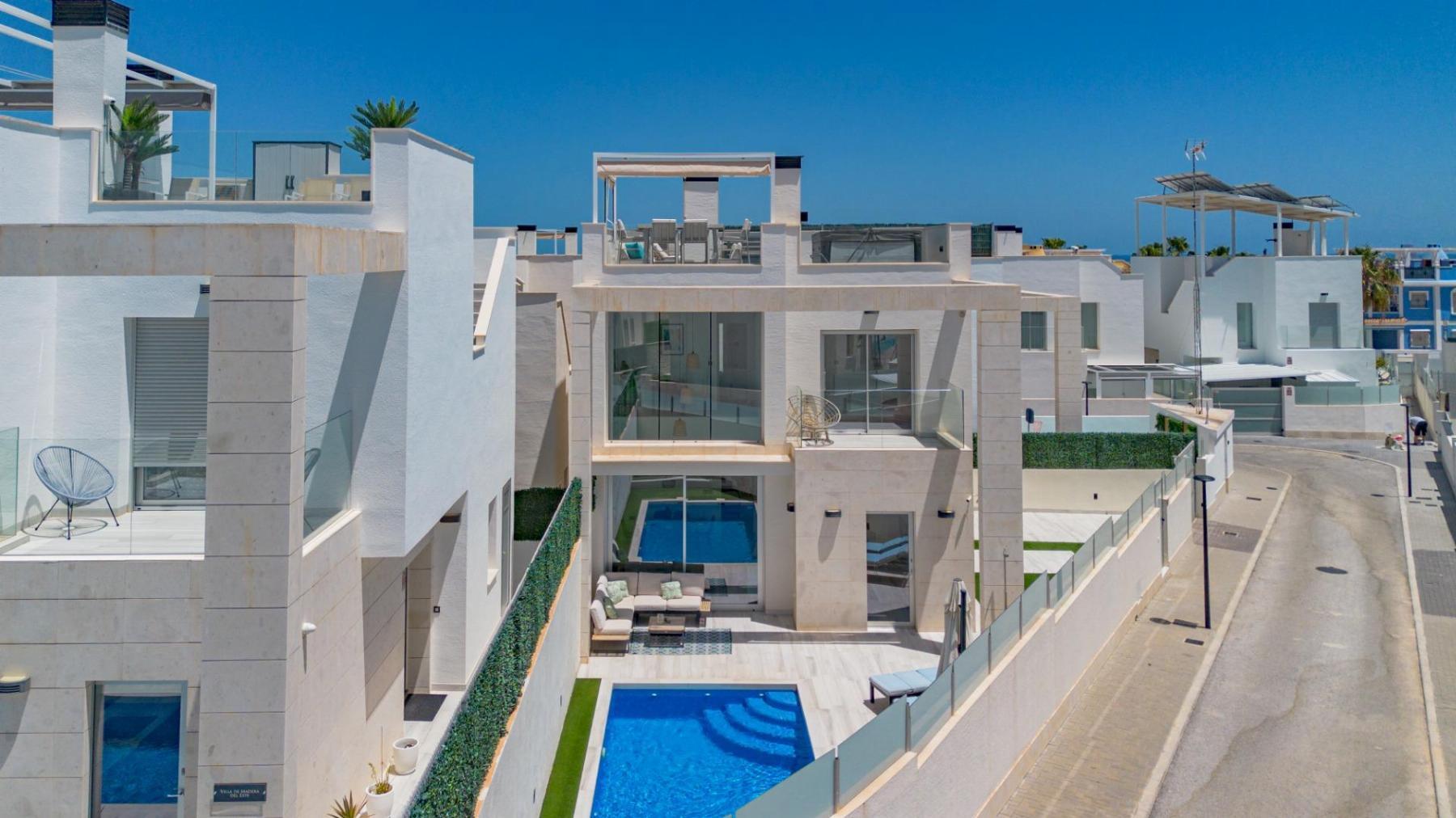 Venta de chalet en Orihuela Costa
