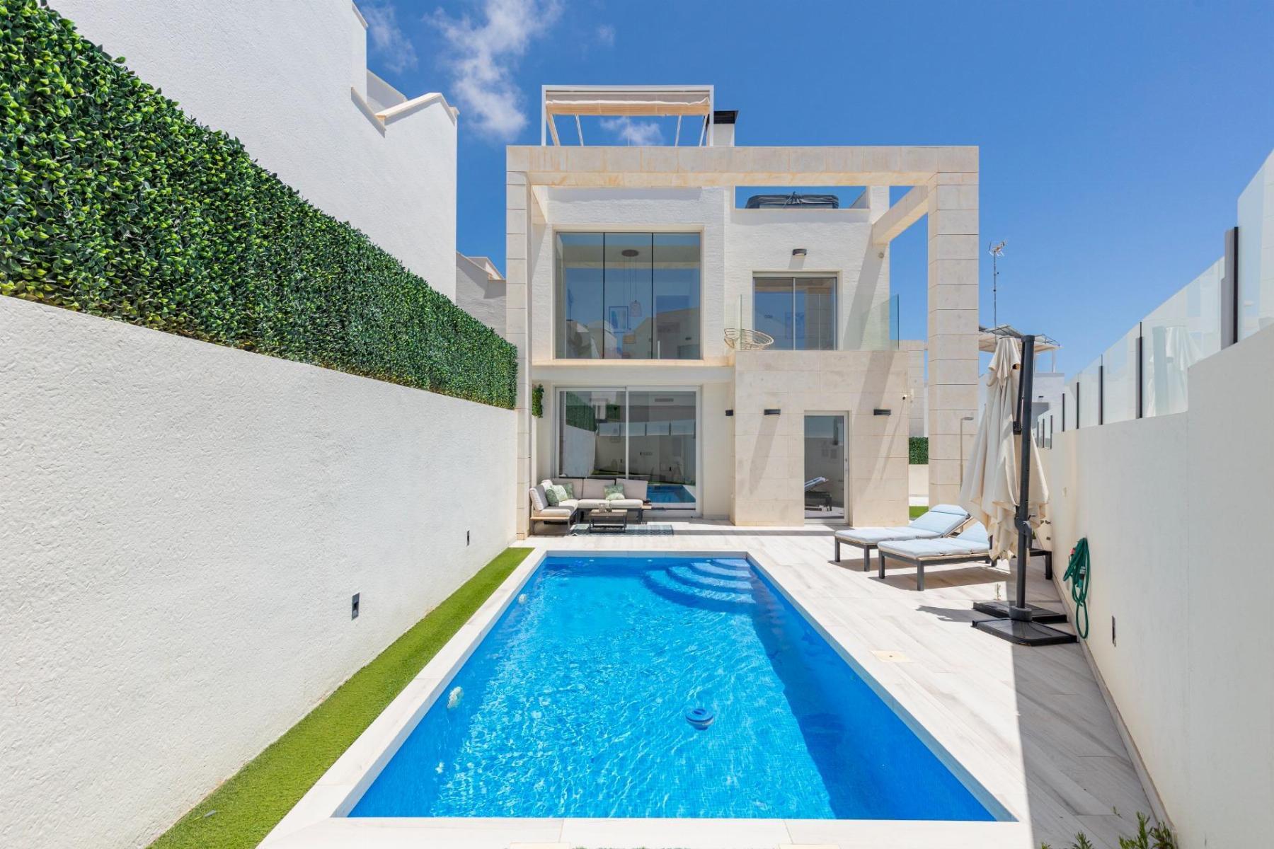 Venta de chalet en Orihuela Costa
