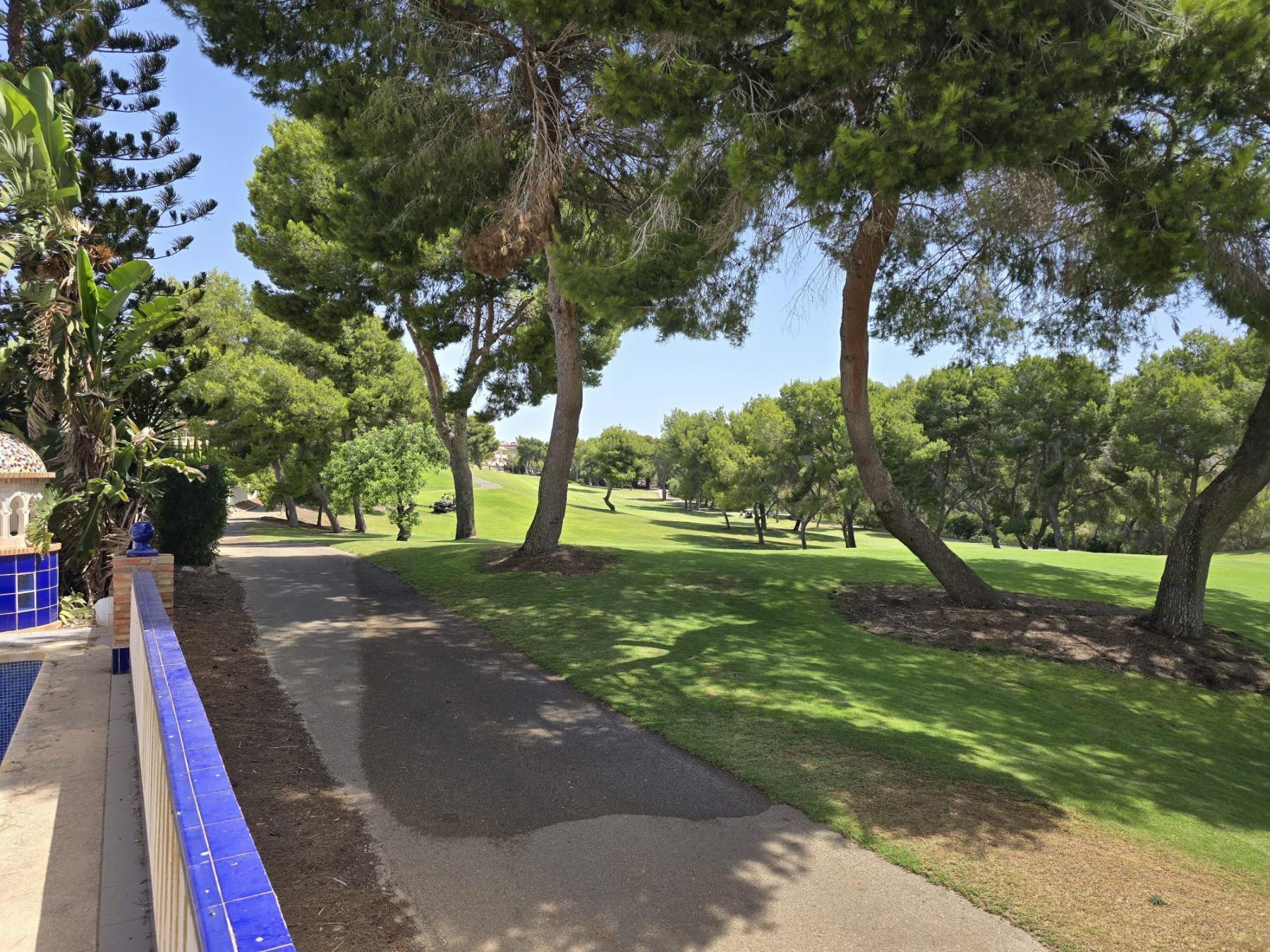 Venta de villa en Orihuela Costa