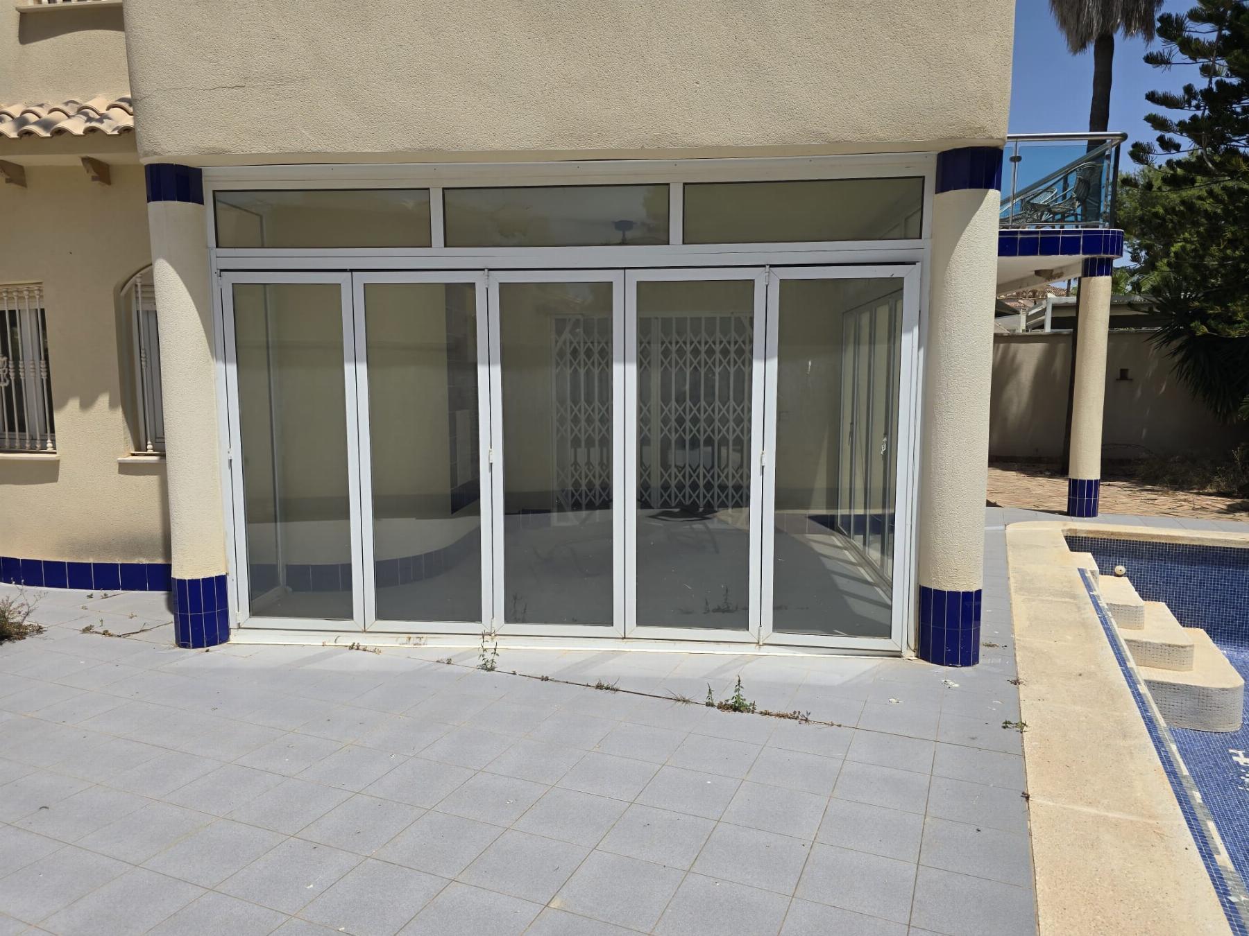 Venta de villa en Orihuela Costa